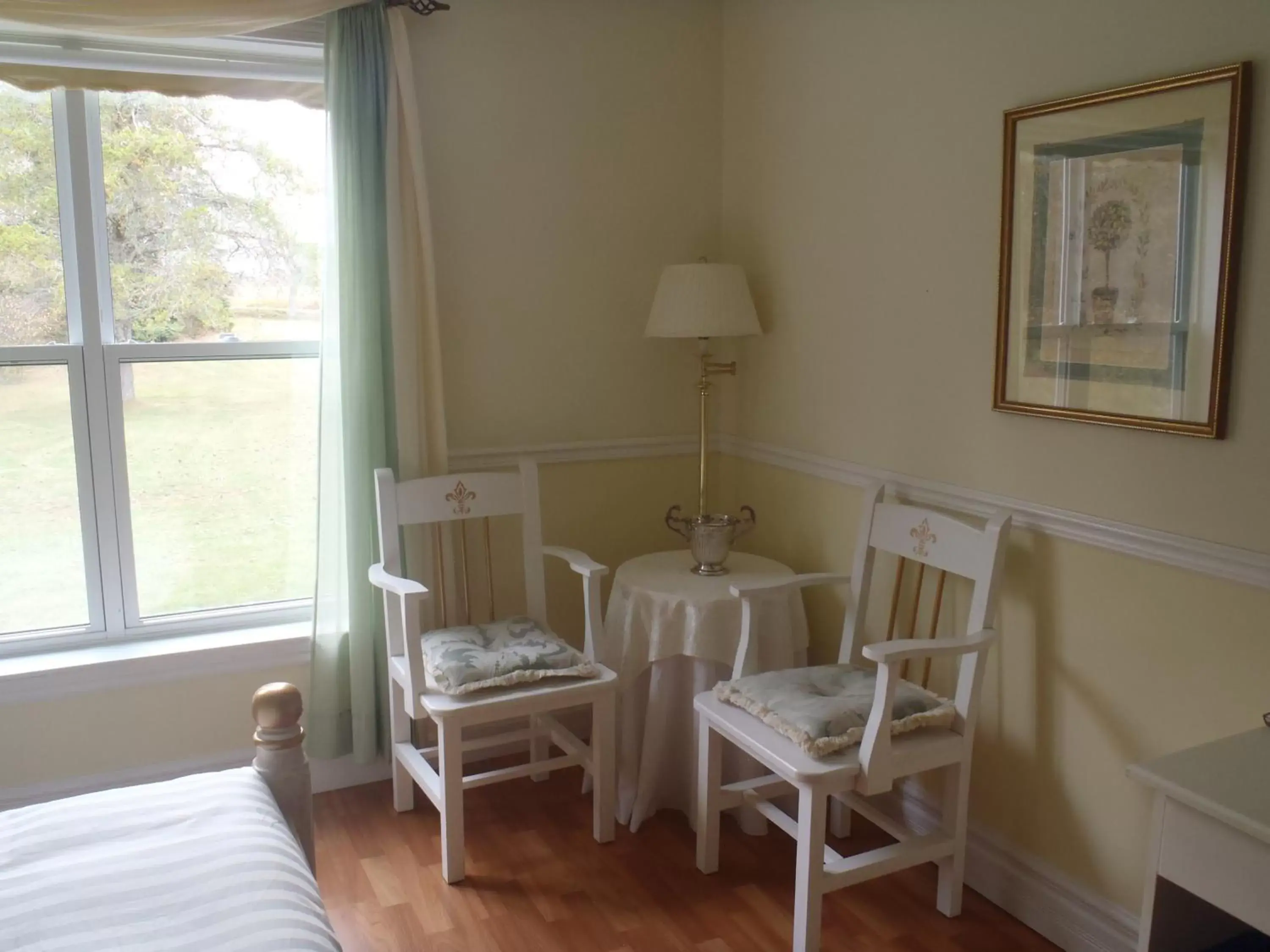 Seating Area in The Parrsboro Mansion Inn