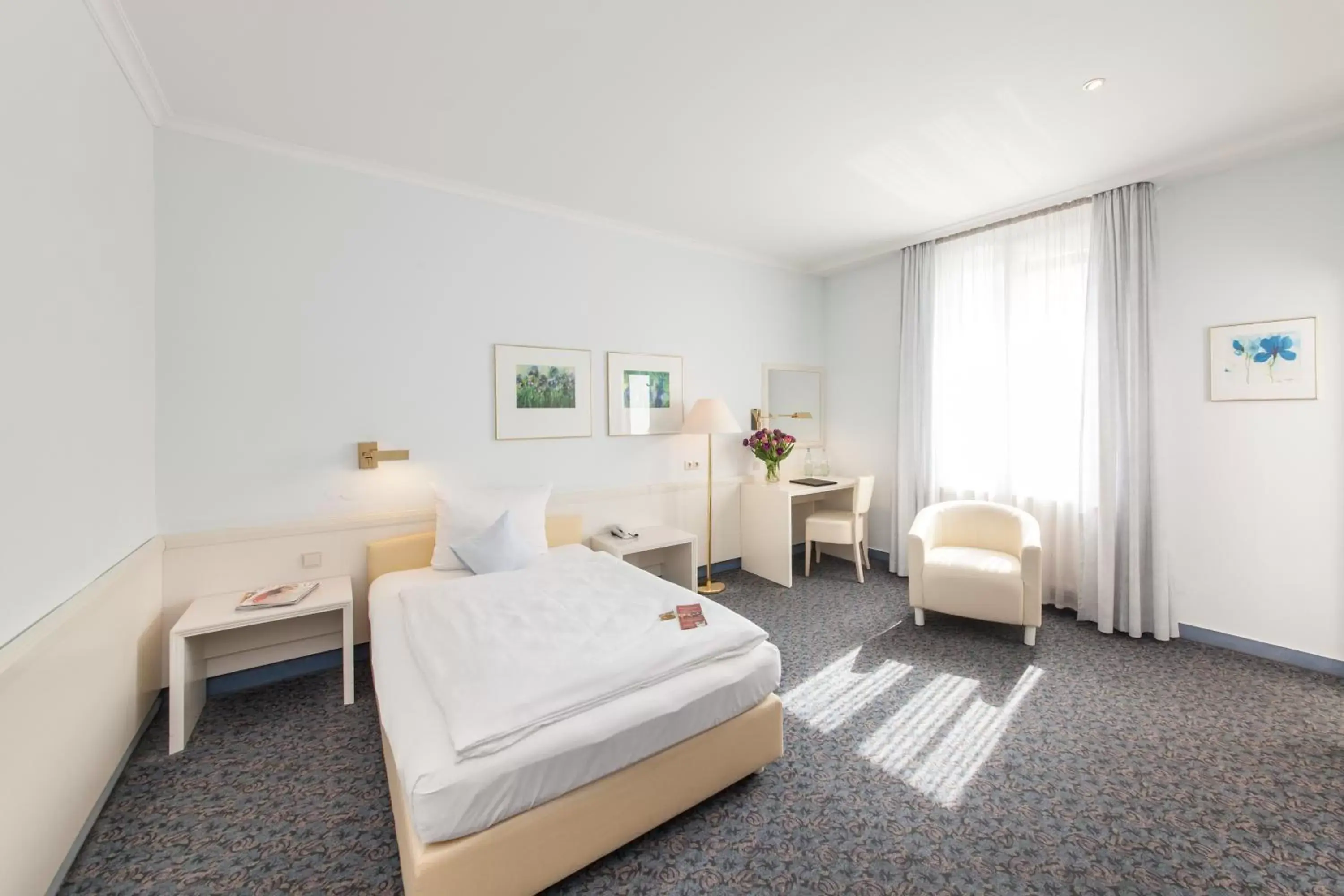 Photo of the whole room, Room Photo in Novum Hotel Post Aschaffenburg