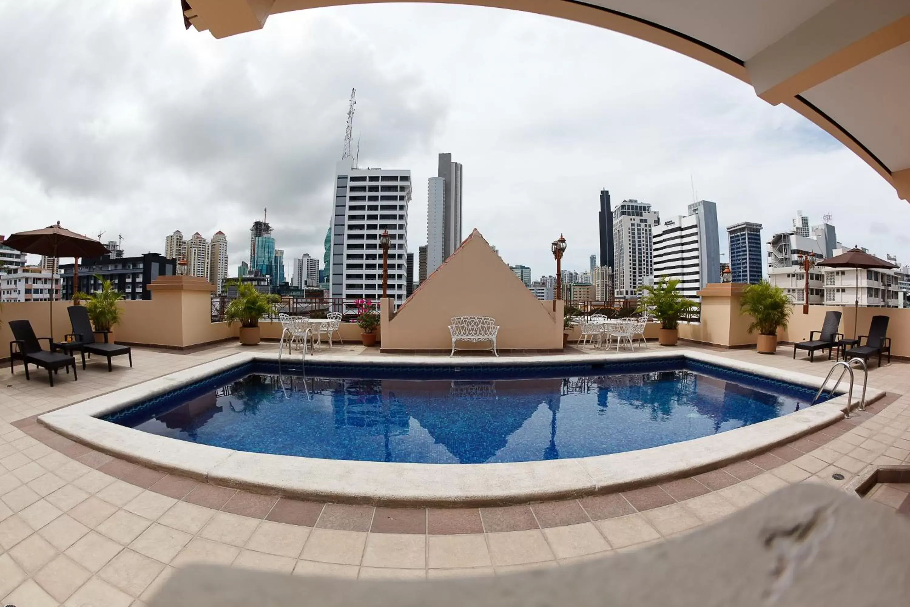 Swimming Pool in Hotel Coral Suites