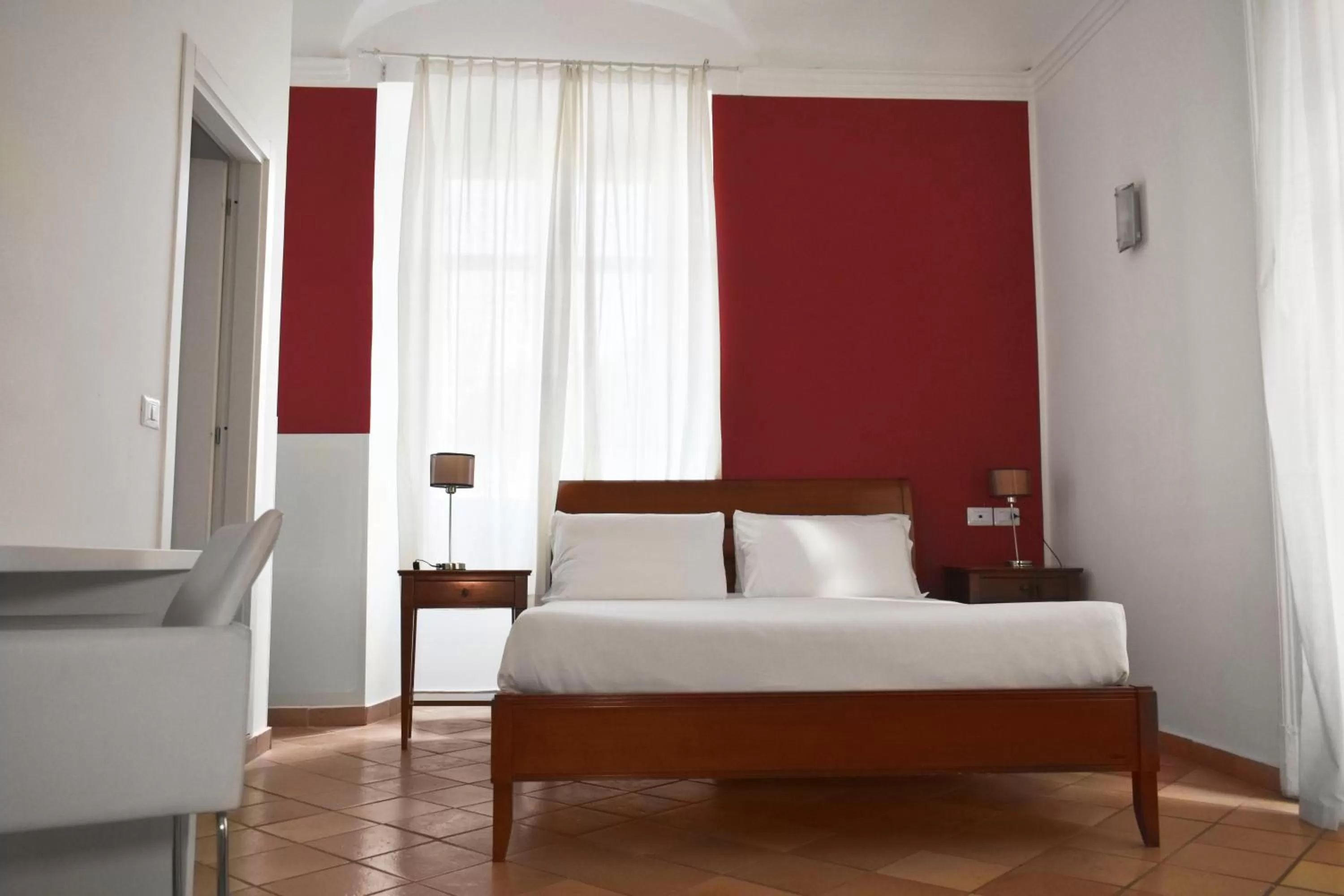 Bedroom, Bed in Roma Resort Colosseum