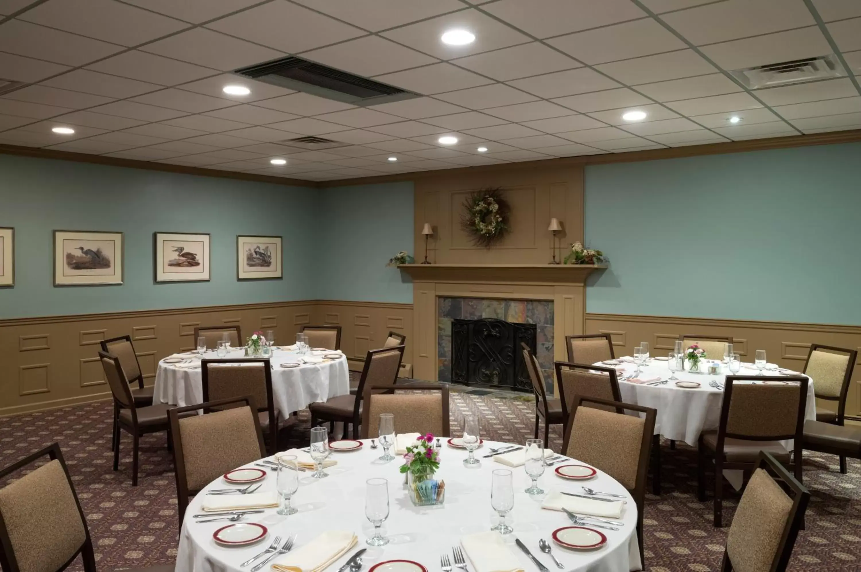 Banquet/Function facilities, Restaurant/Places to Eat in Pine Barn Inn