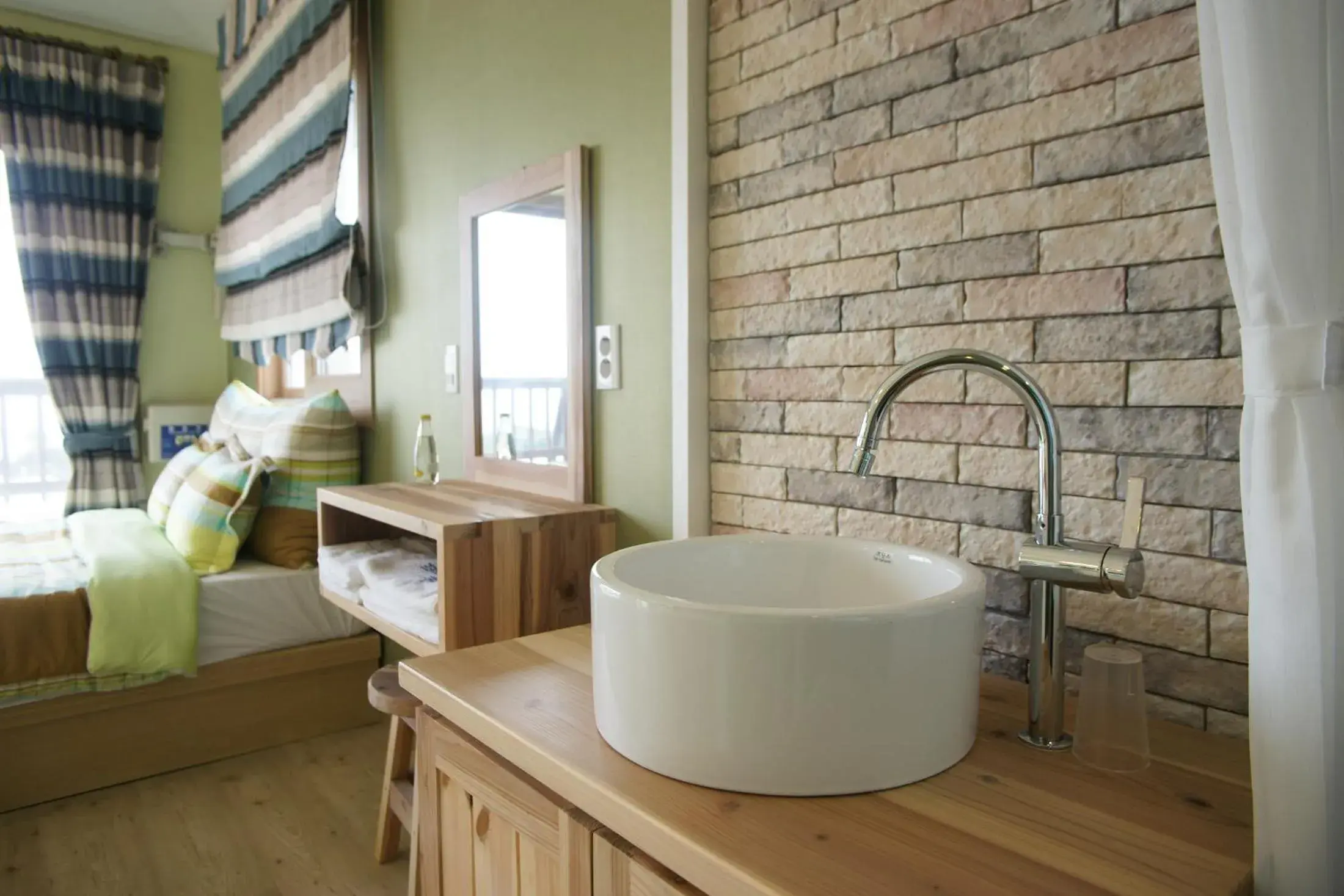 Bedroom, Bathroom in Oceantree House