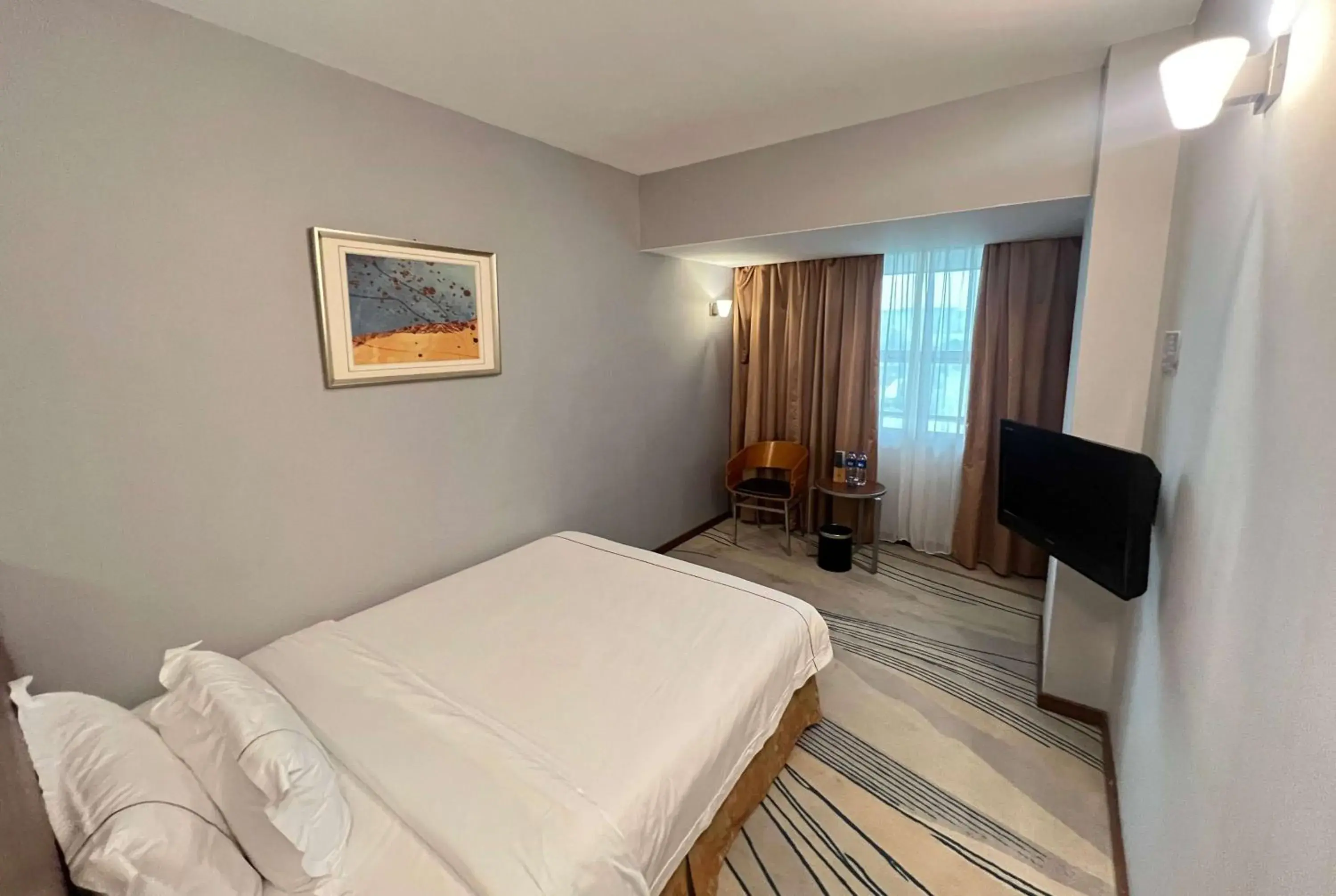 Photo of the whole room, Bed in Days Inn Guangzhou