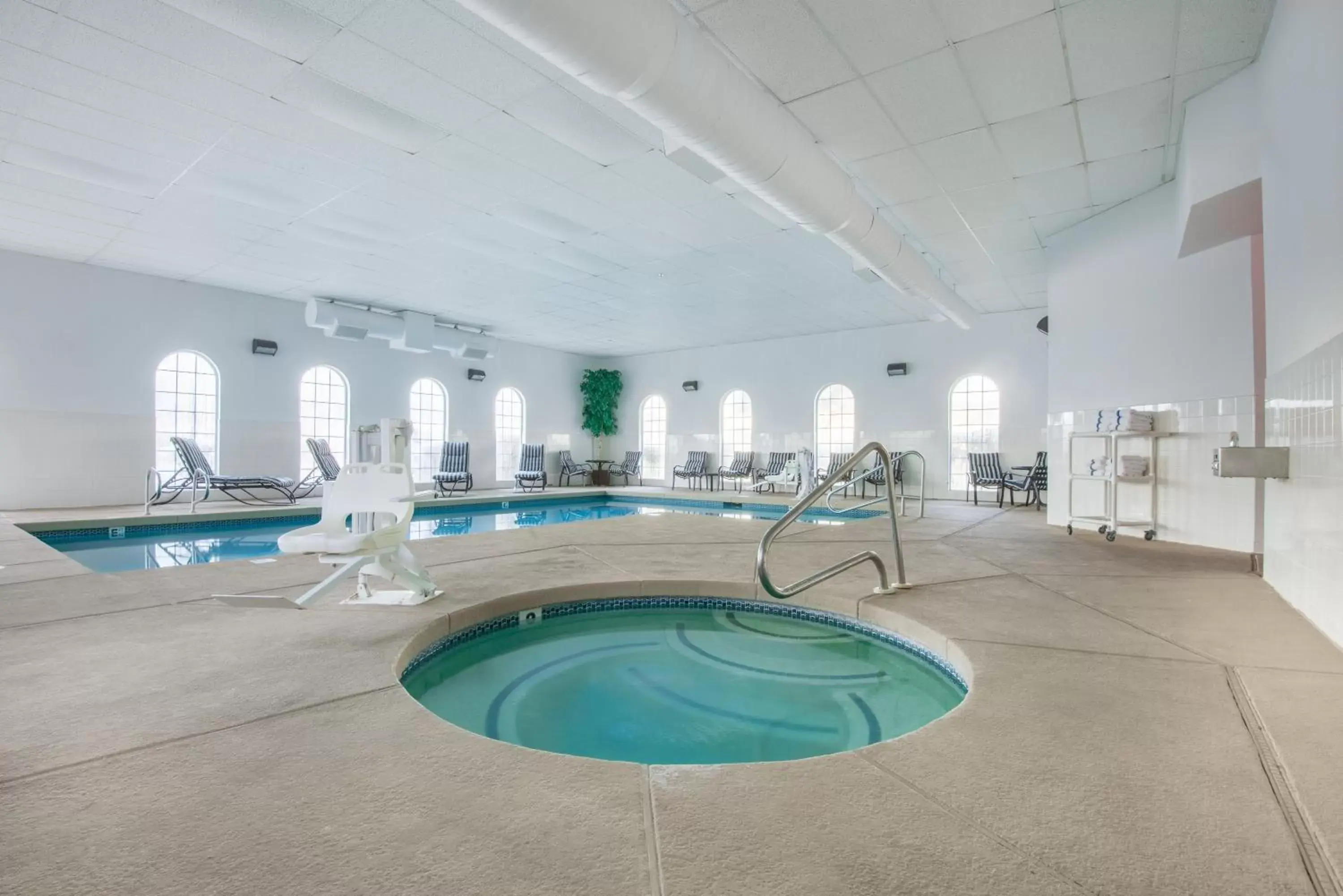 Hot Tub, Swimming Pool in Hawthorn Suites Las Vegas