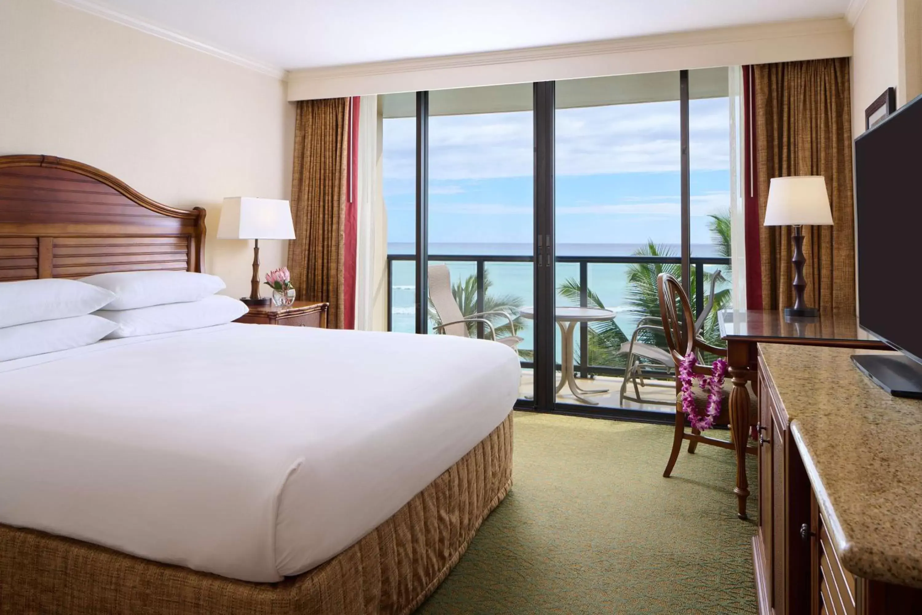 Bedroom in OUTRIGGER Waikiki Beach Resort