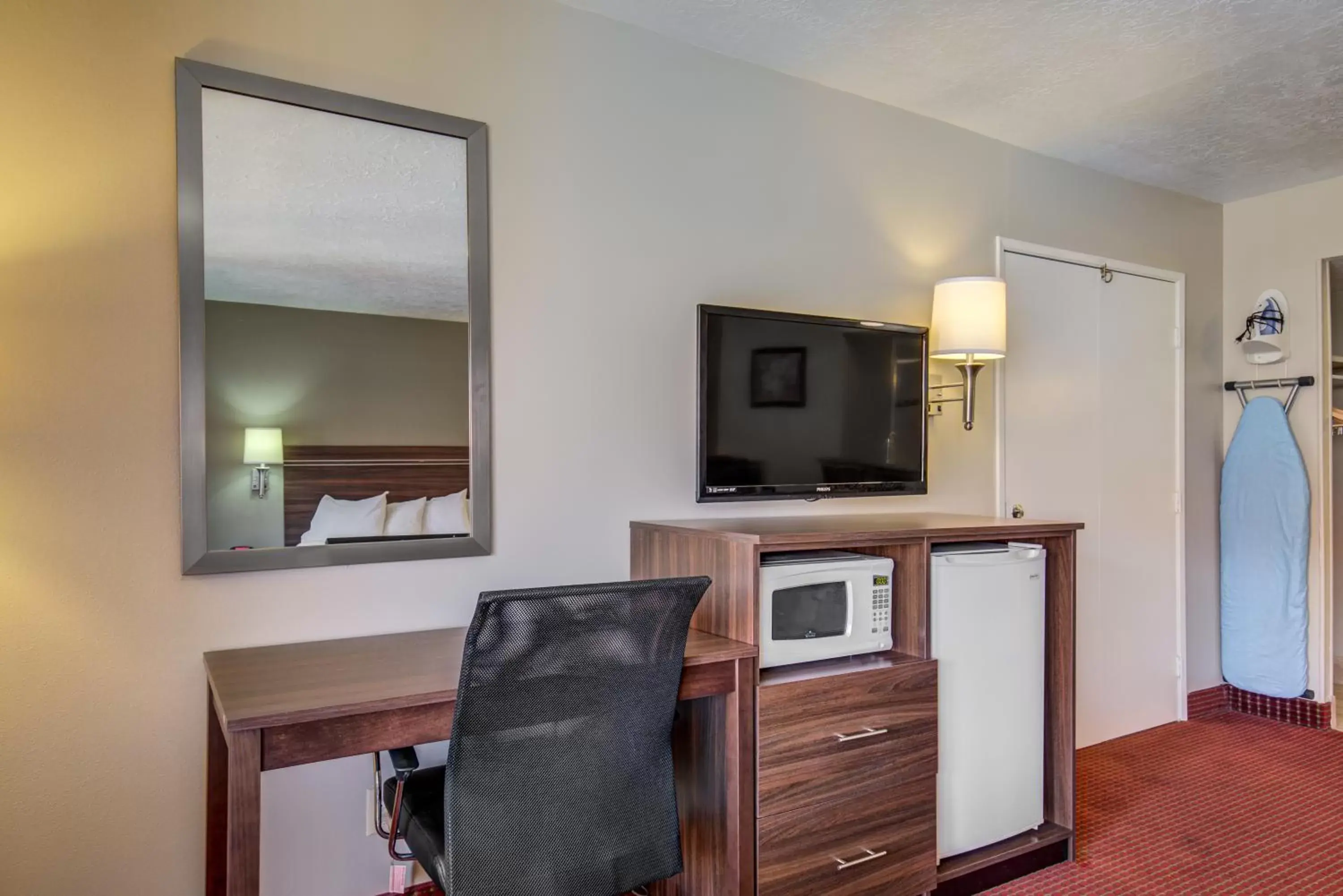 Guests, Kitchen/Kitchenette in Econo Lodge St George North - Near Pioneer Park