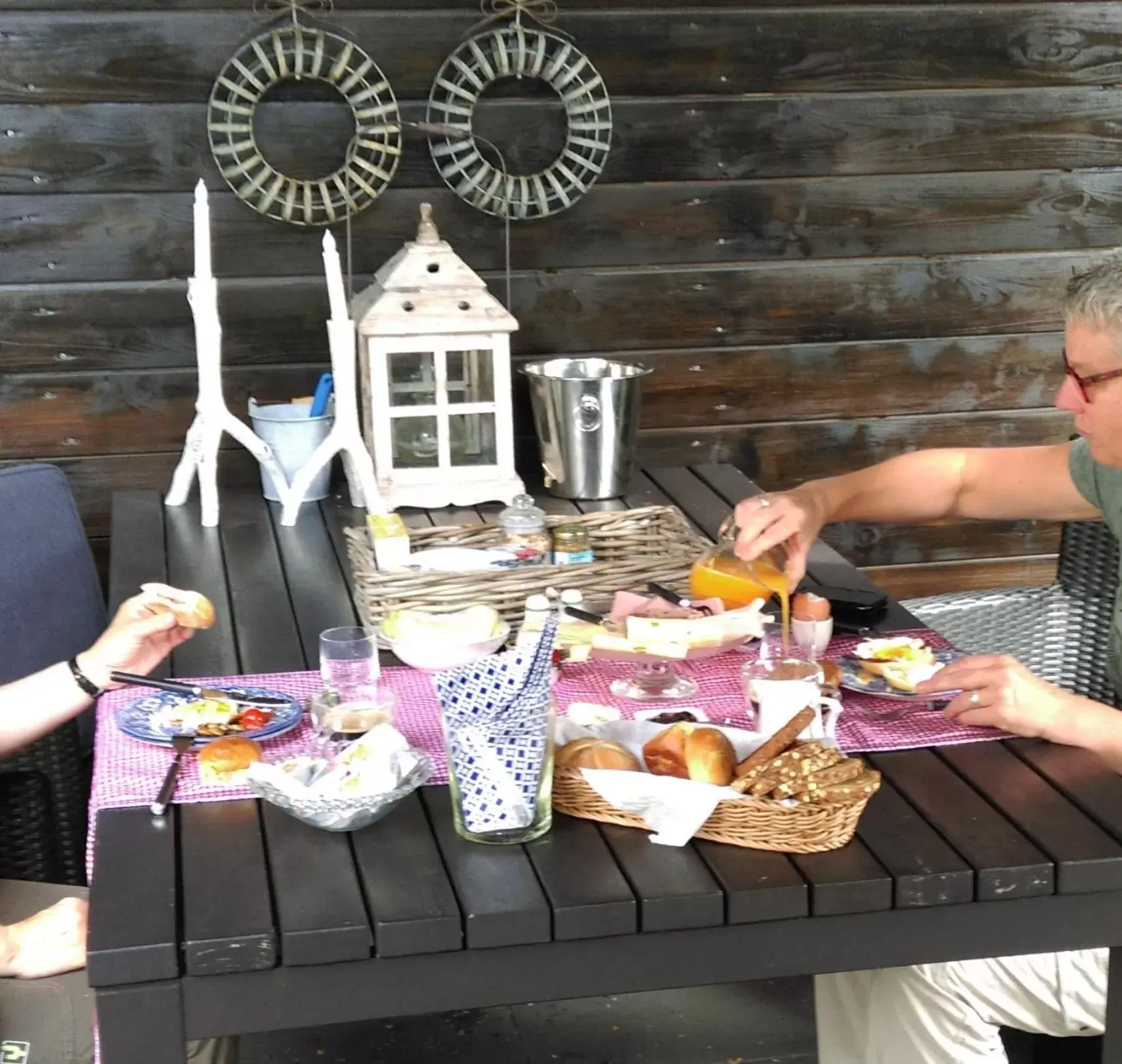 Seating area, Food in B&B Hoofddorp