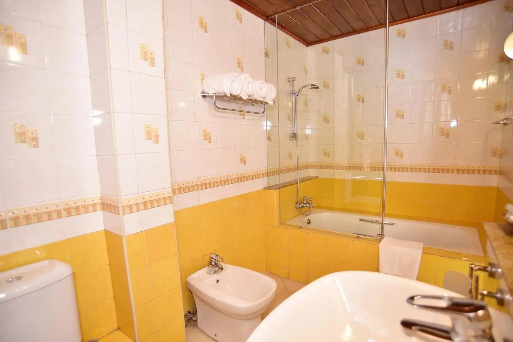 Shower, Bathroom in Colombo Villa at Cambridge Place