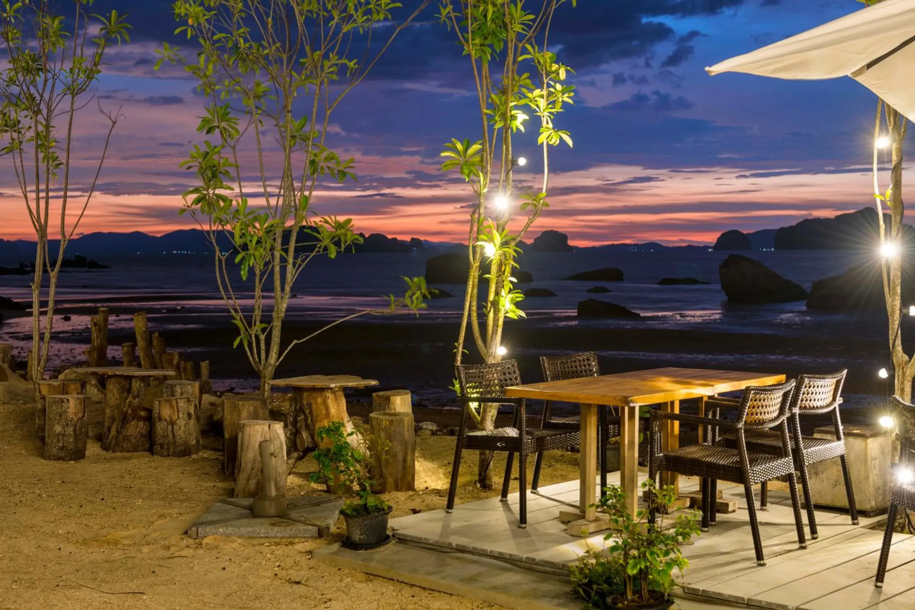 Restaurant/places to eat in Krabi Home Resort