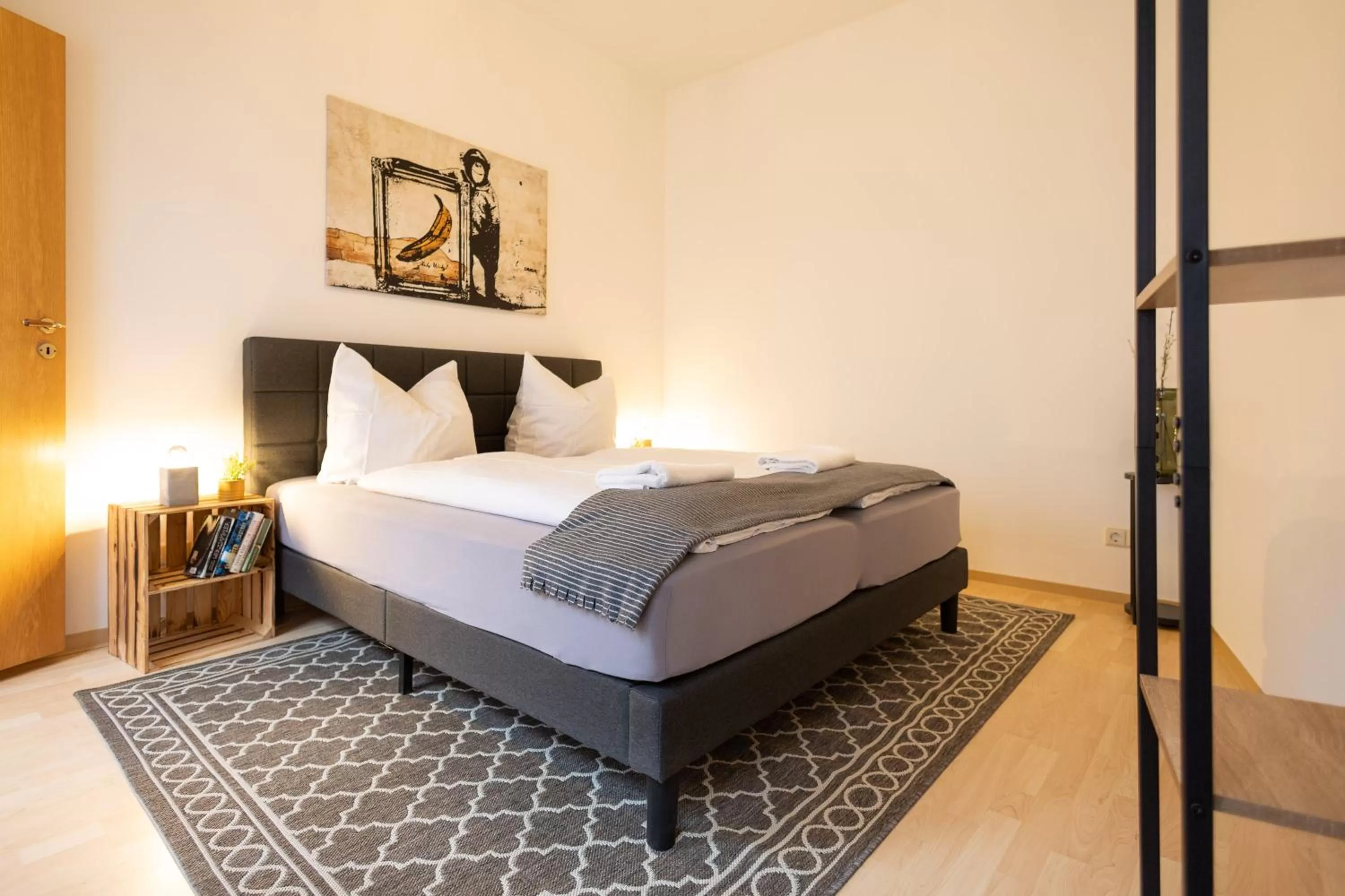 Bed in Apartments an der Oper - Innenstadt - Zentral - Küche - Wifi - Powered by Ko-Living