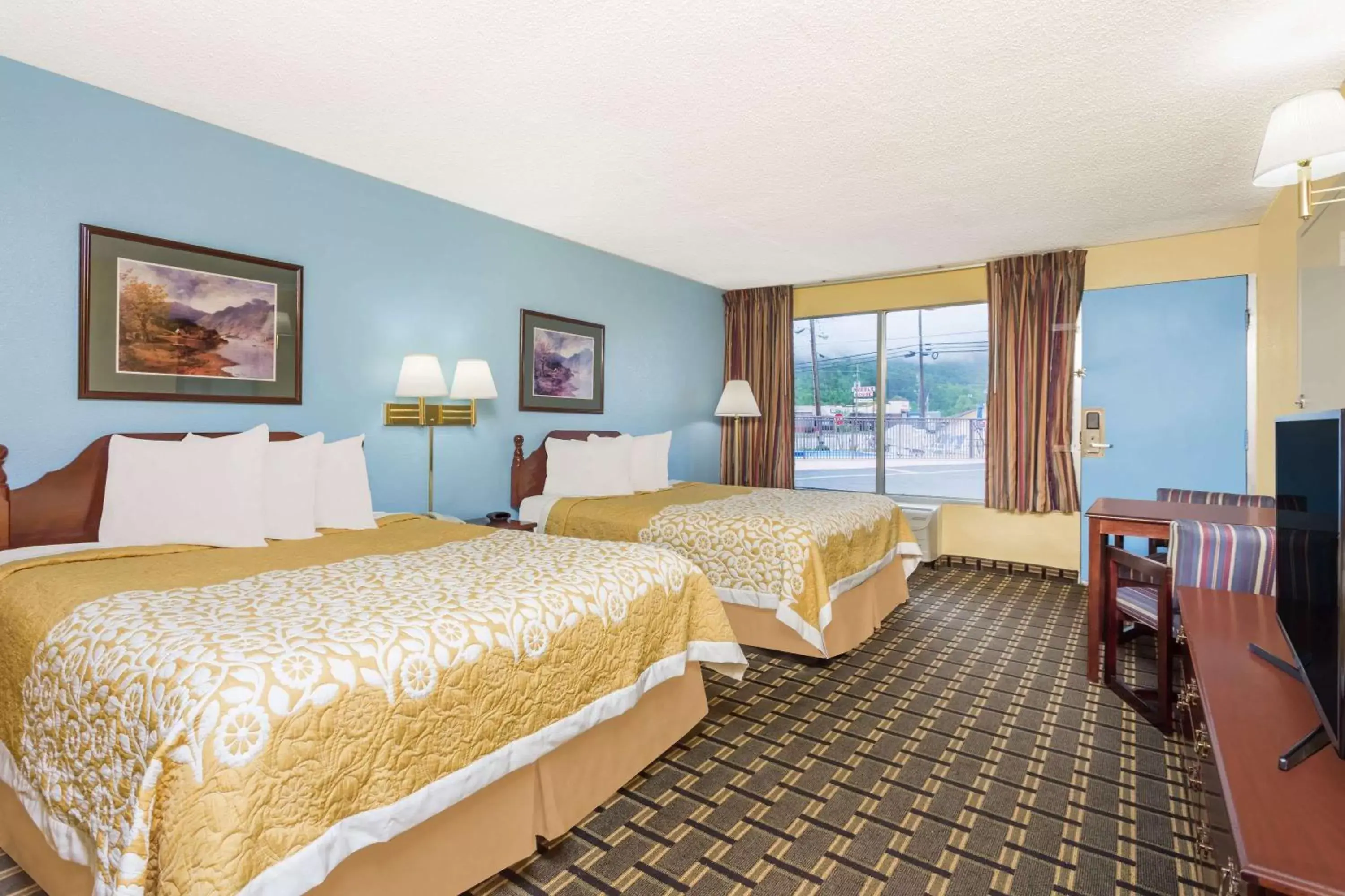 Photo of the whole room in Days Inn by Wyndham Clayton