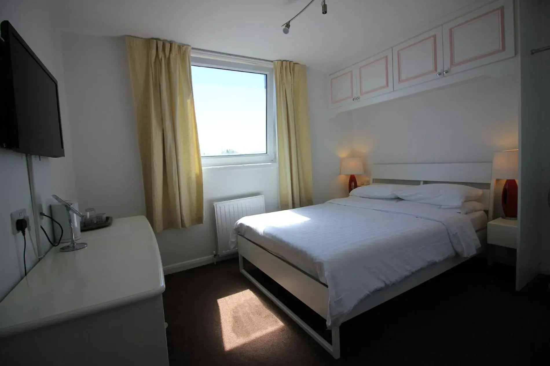 Double Room in Seafield House Double Room in Seafield House