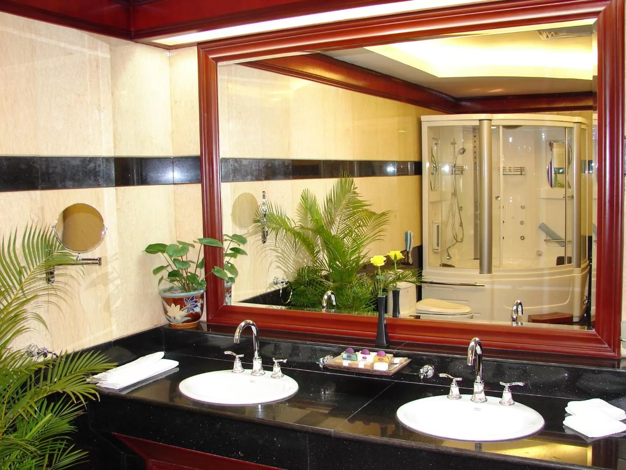 Shower, Bathroom in Phnom Penh Hotel