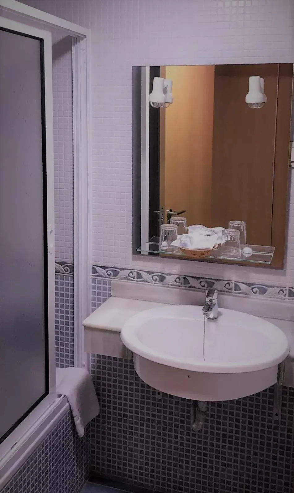 Bathroom in Hotel Anfora
