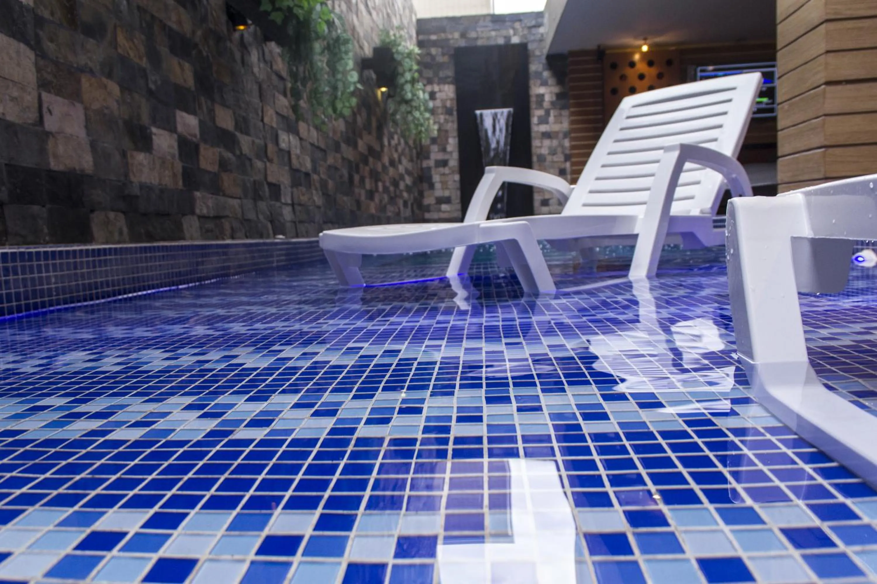Swimming pool in Hotel León Dorado