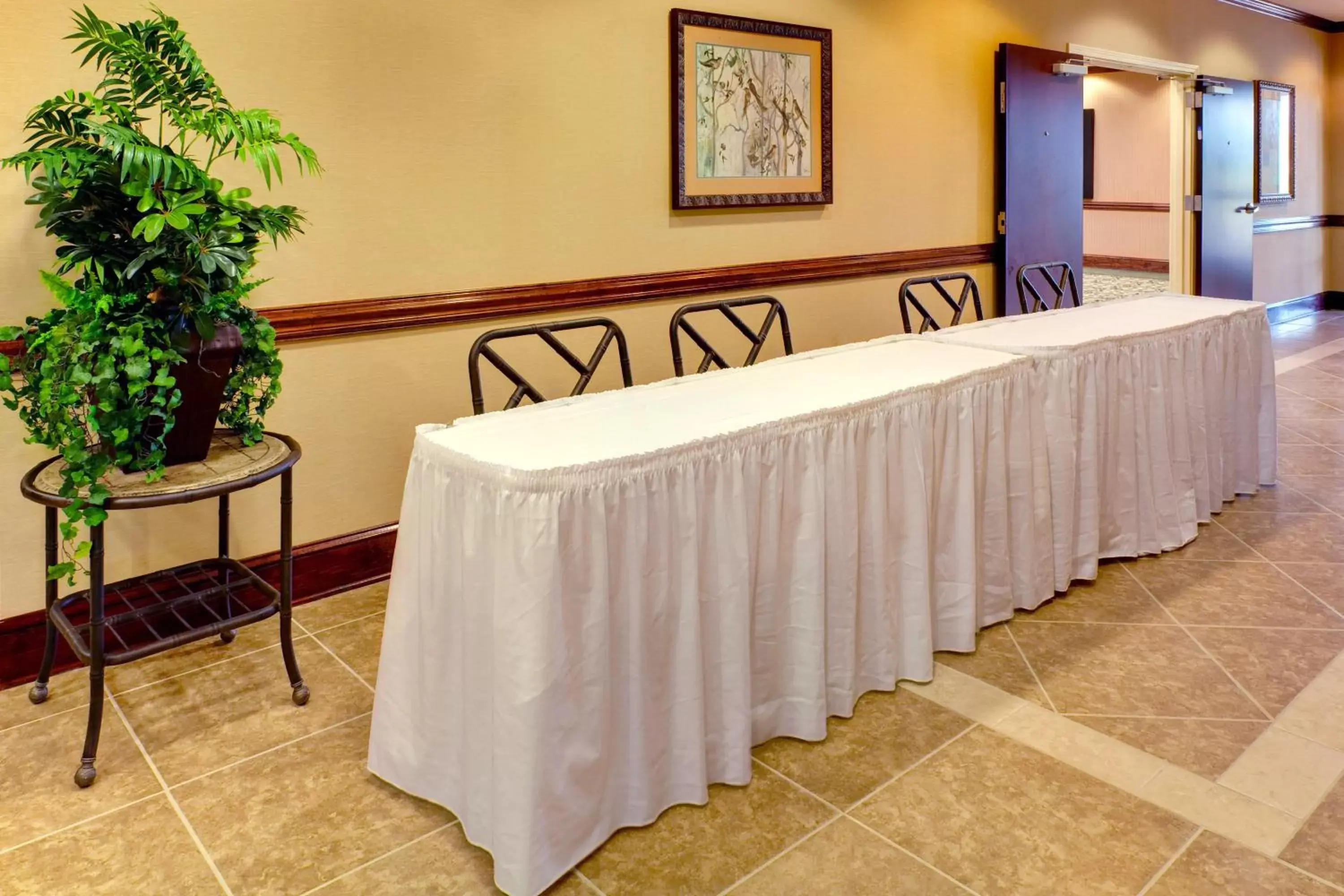 Meeting/conference room in Holiday Inn Express Hotel & Suites Millington-Memphis Area, an IHG Hotel