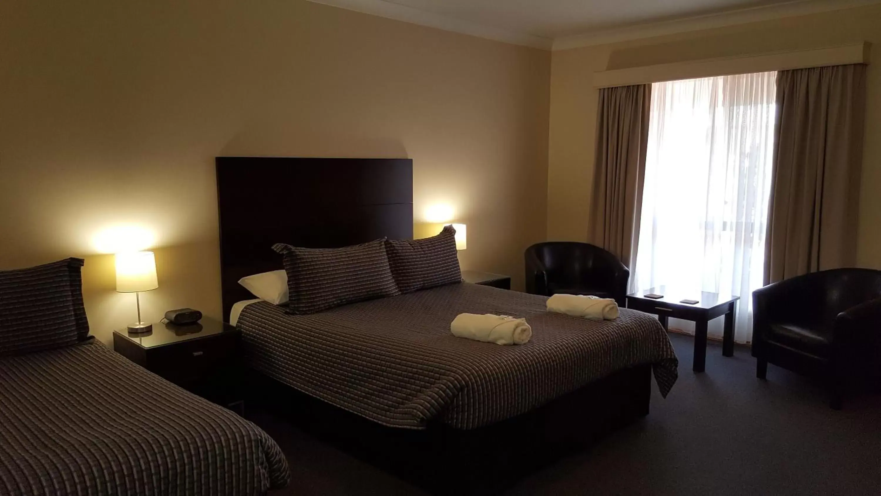 Bedroom, Bed in Gateway Motor Inn - Self Check-In