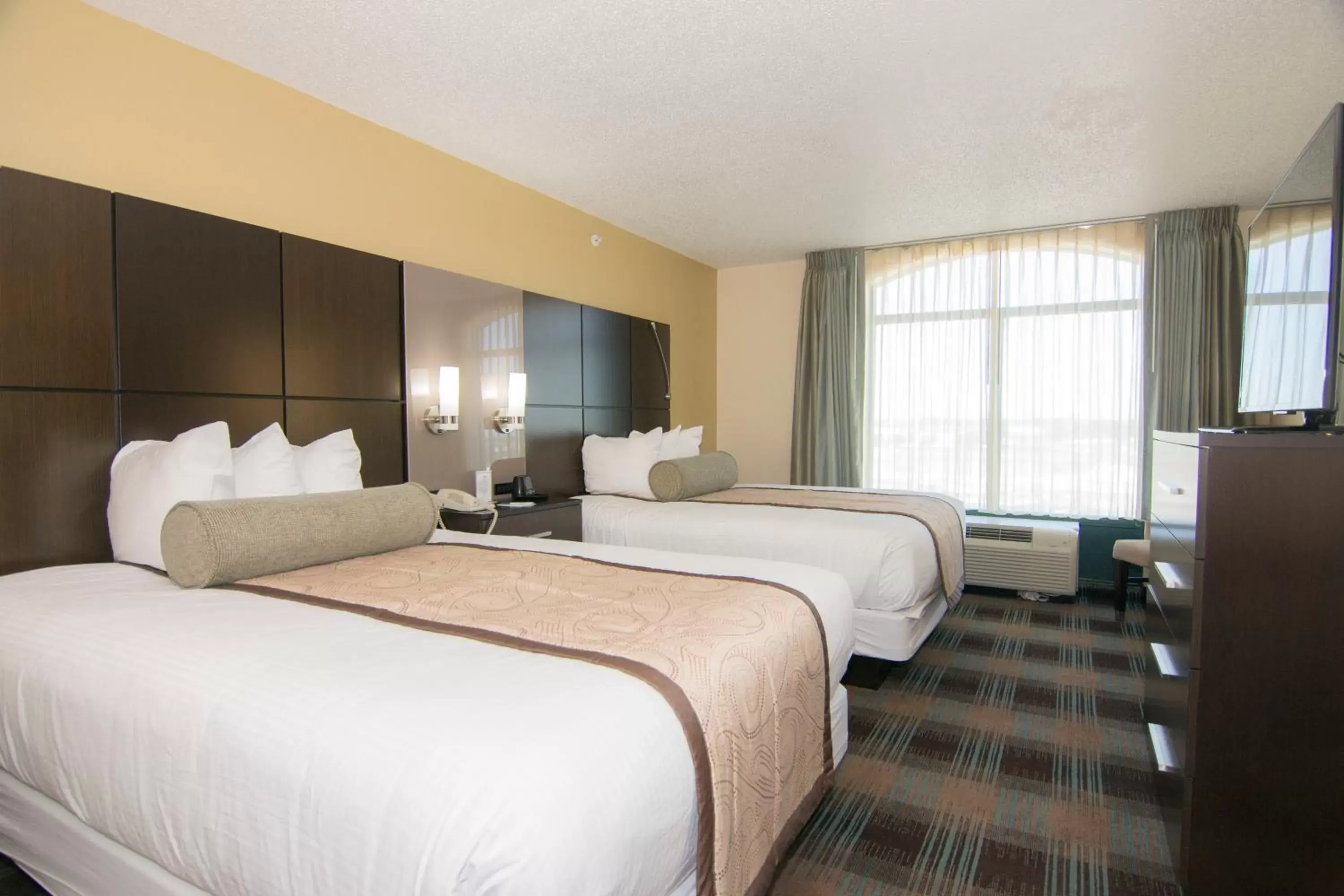 Queen Room with Two Queen Beds - Non-Smoking in Wingate By Wyndham - Orlando International Airport