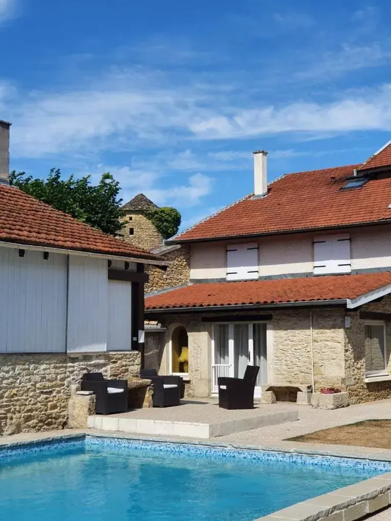Property building, Swimming Pool in Le Saint-Hilaire