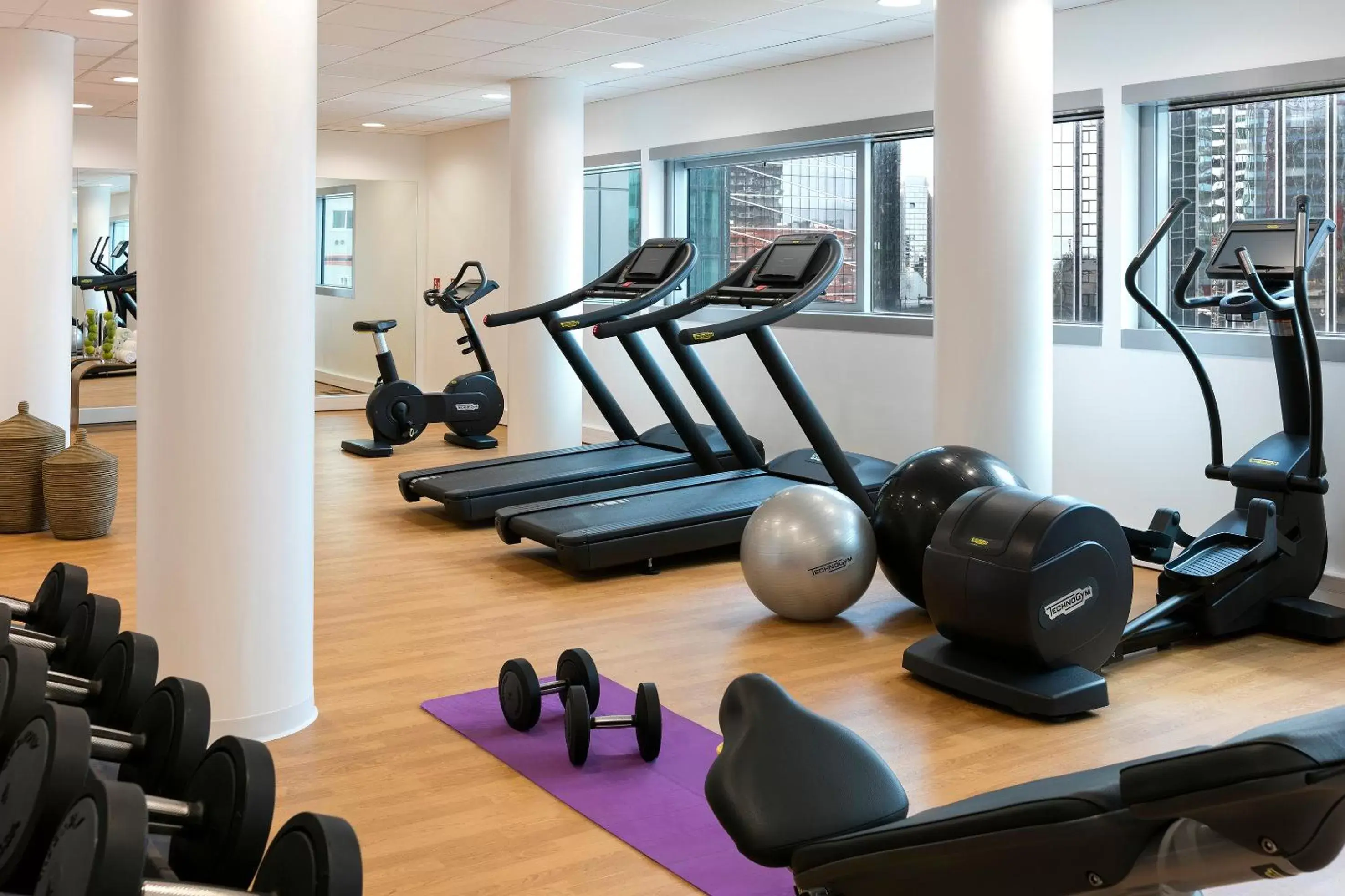 Fitness centre/facilities in Melia Paris La Defense Fitness centre/facilities in Melia Paris La Defense