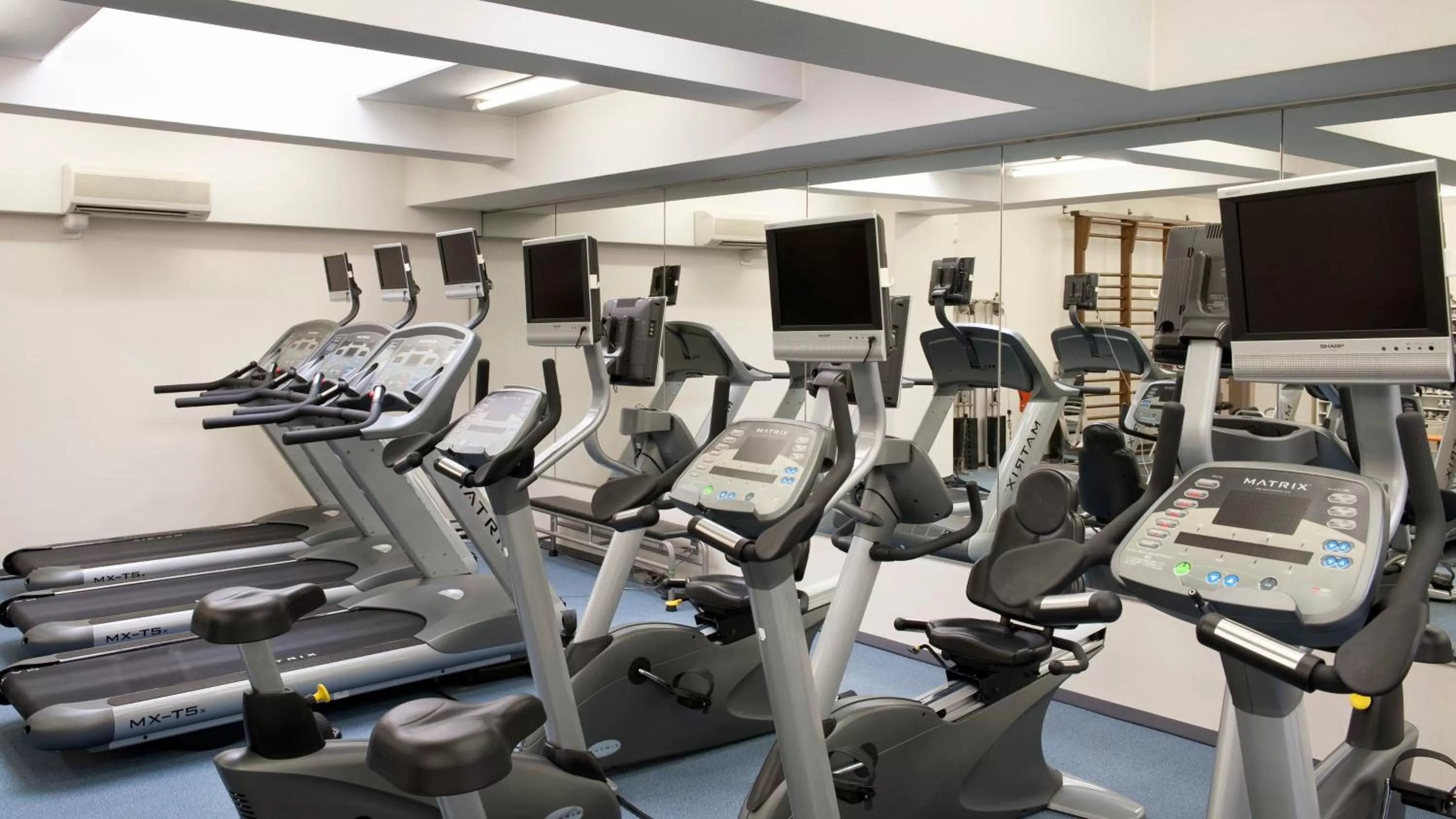 Fitness centre/facilities in ANA Crowne Plaza Fukuoka by IHG