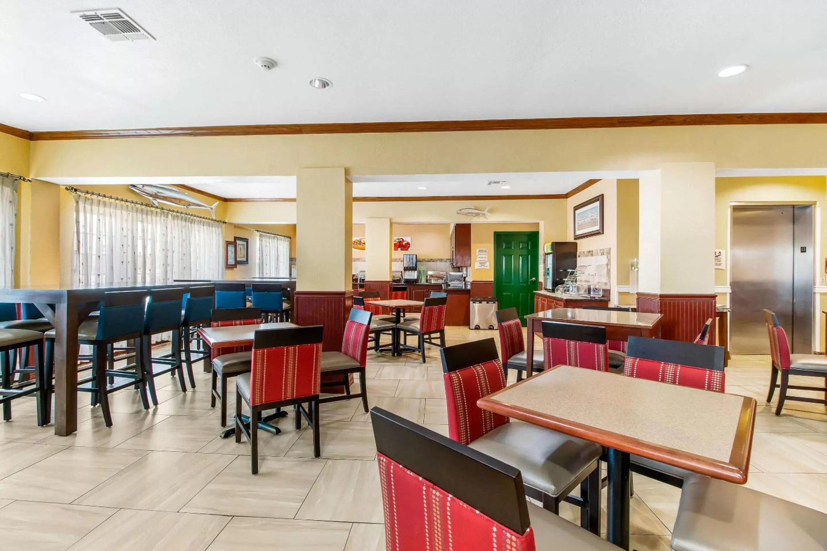 Restaurant/Places to Eat in Quality Inn & Suites Beachfront