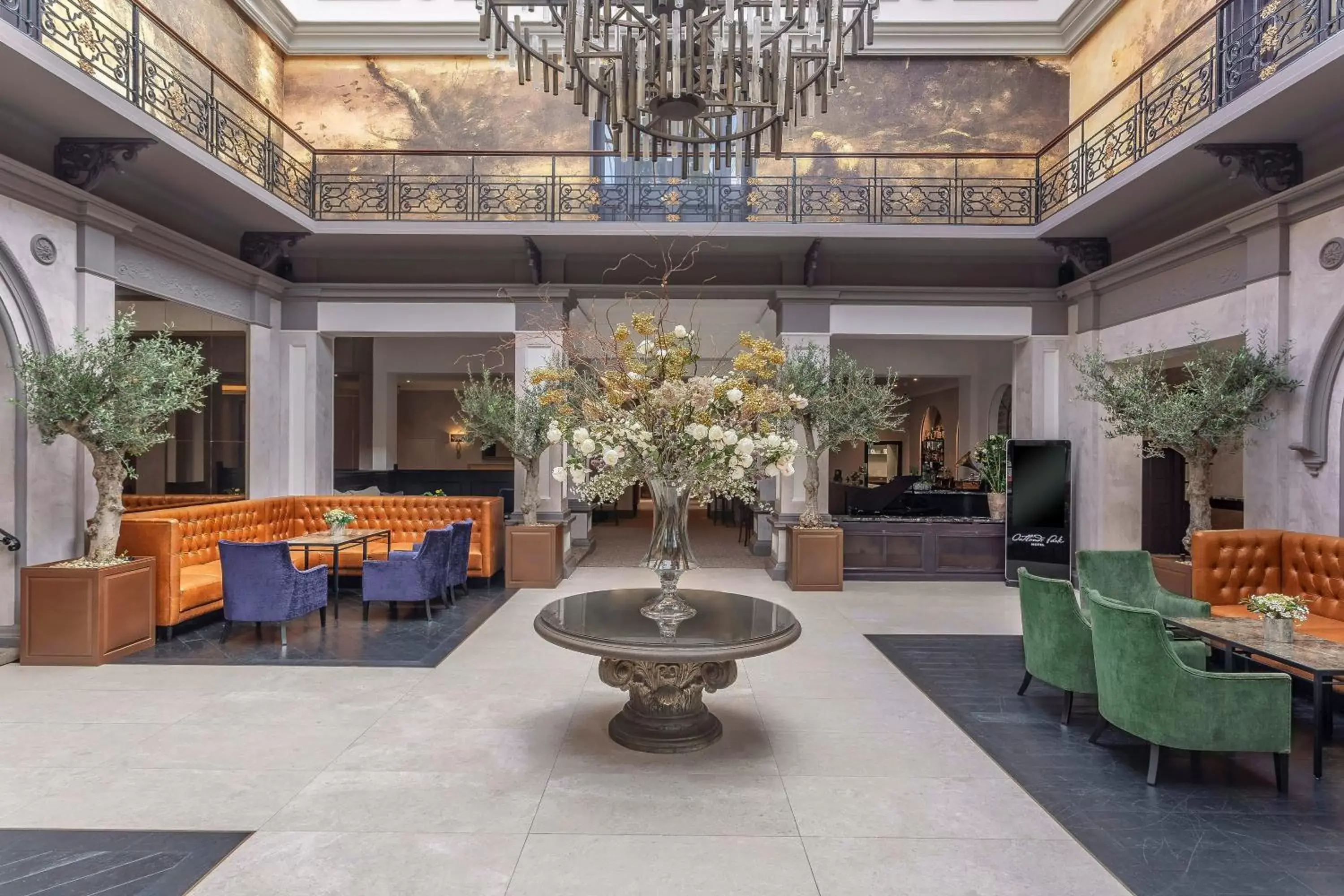 Lobby or reception in Oatlands Park Hotel