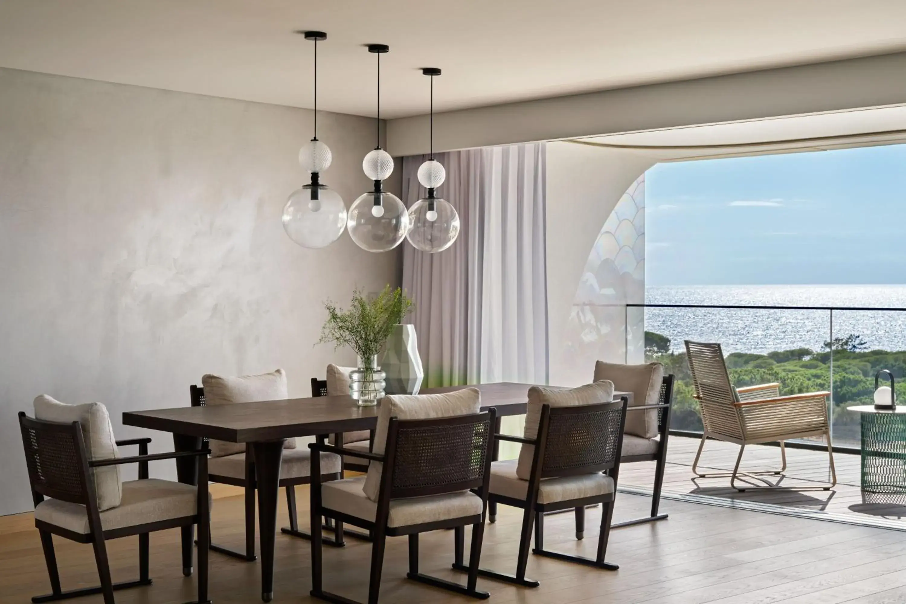 Photo of the whole room, Dining Area in W Residences Algarve