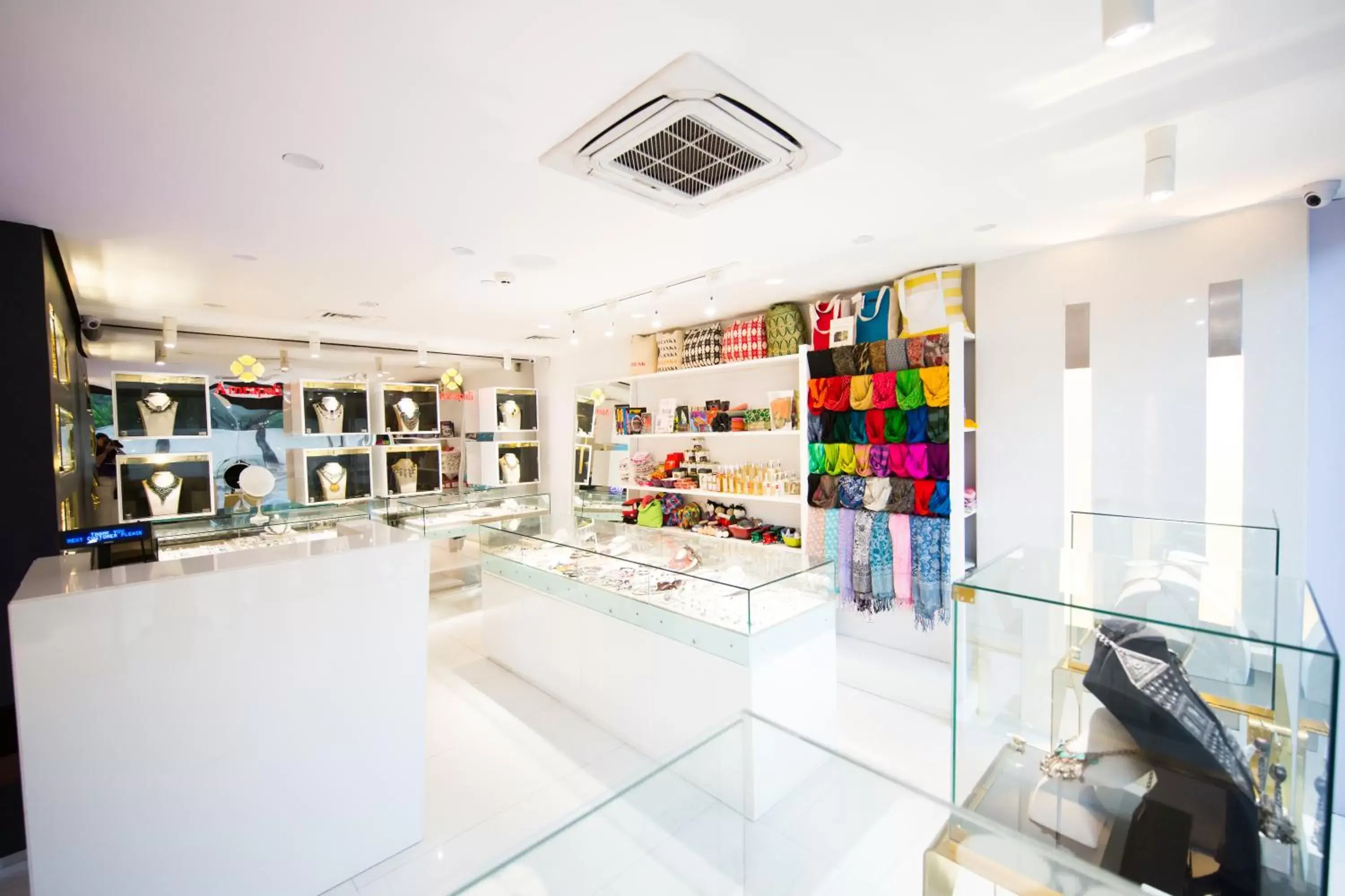 On-site shops in Ramada Colombo