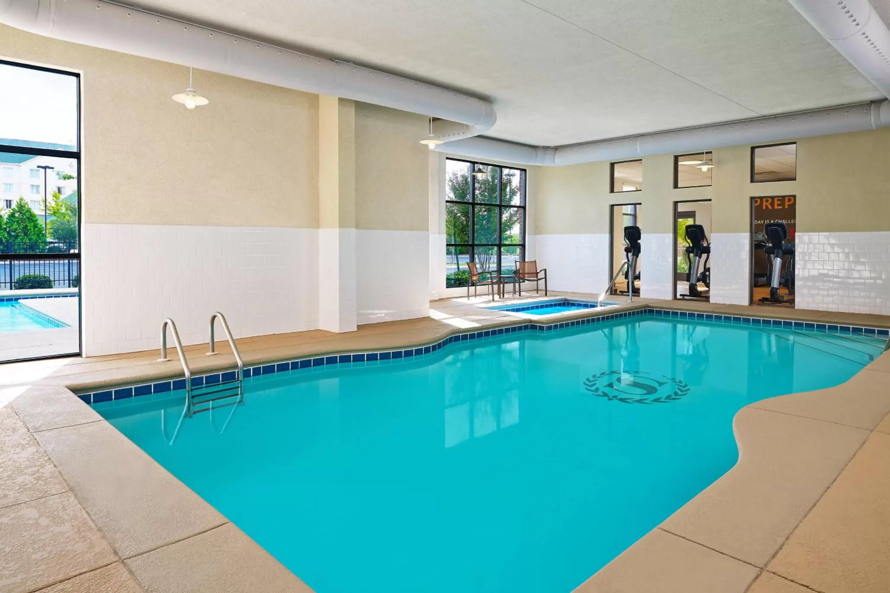 Swimming Pool in Sheraton Augusta Hotel