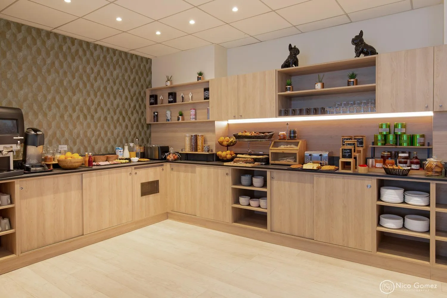 Coffee/tea facilities in ibis Styles Cannes Le Cannet
