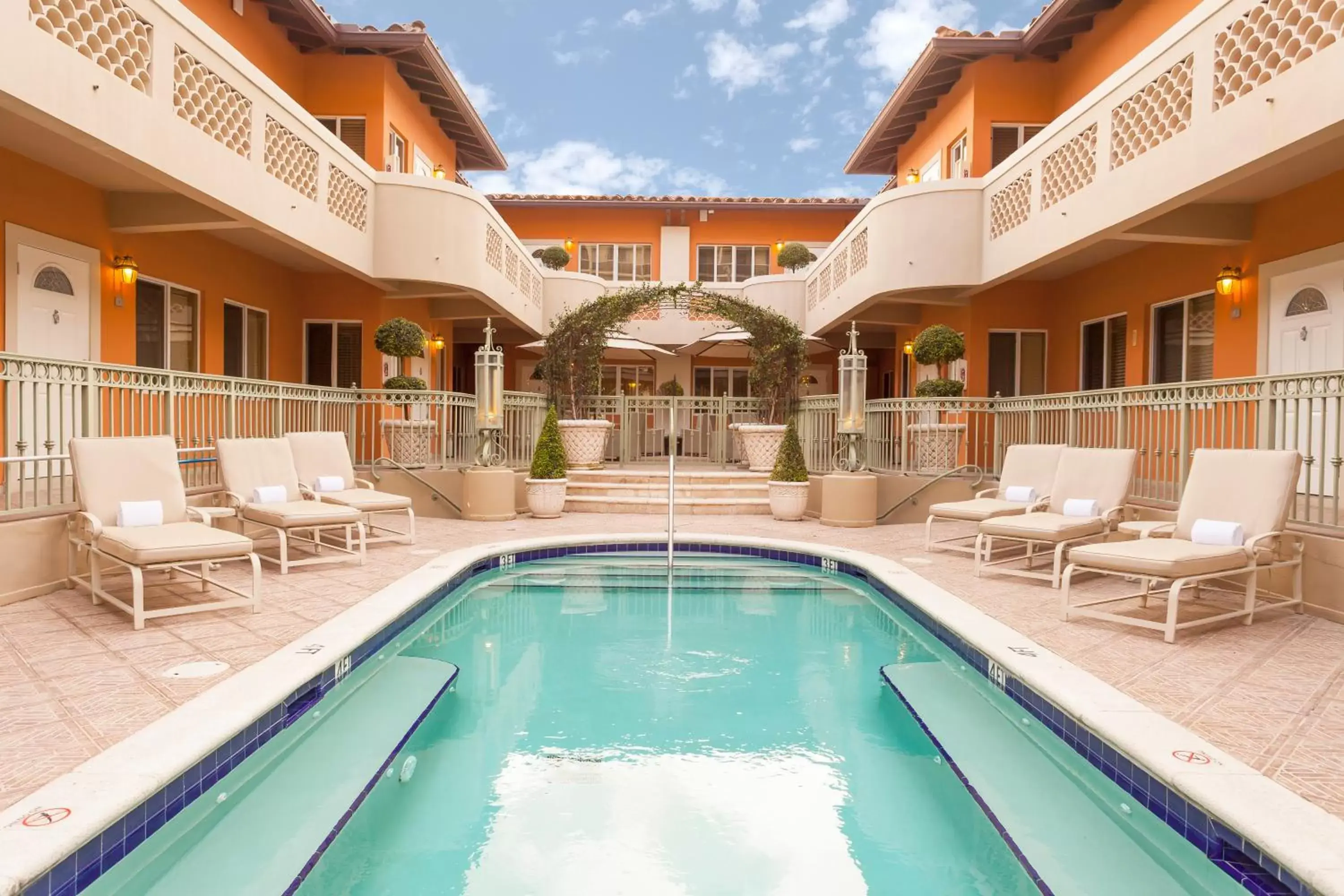 Swimming pool in Sun Harbour Boutique Hotel Swimming pool in Sun Harbour Boutique Hotel