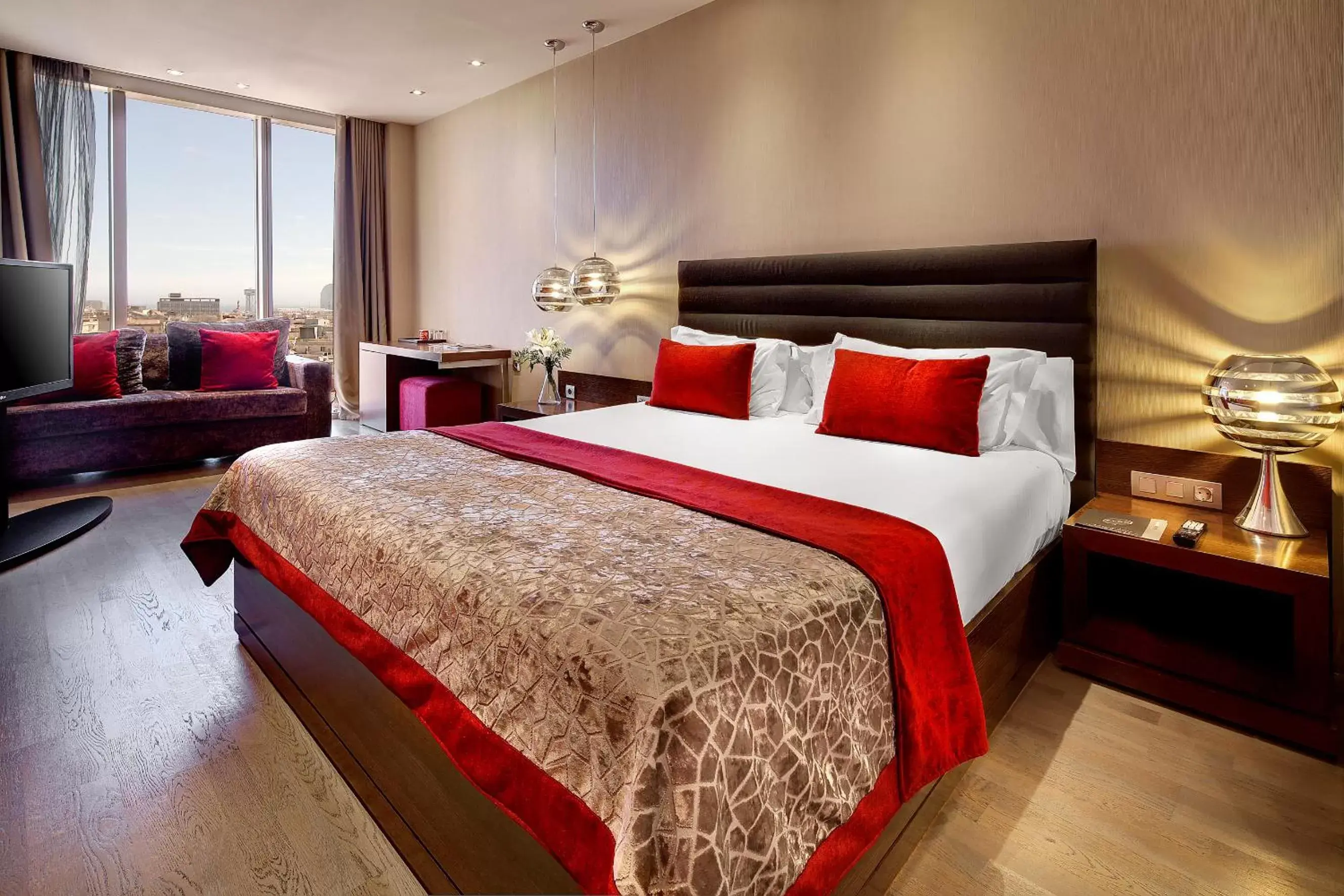 Bedroom, Bed in Olivia Plaza Hotel