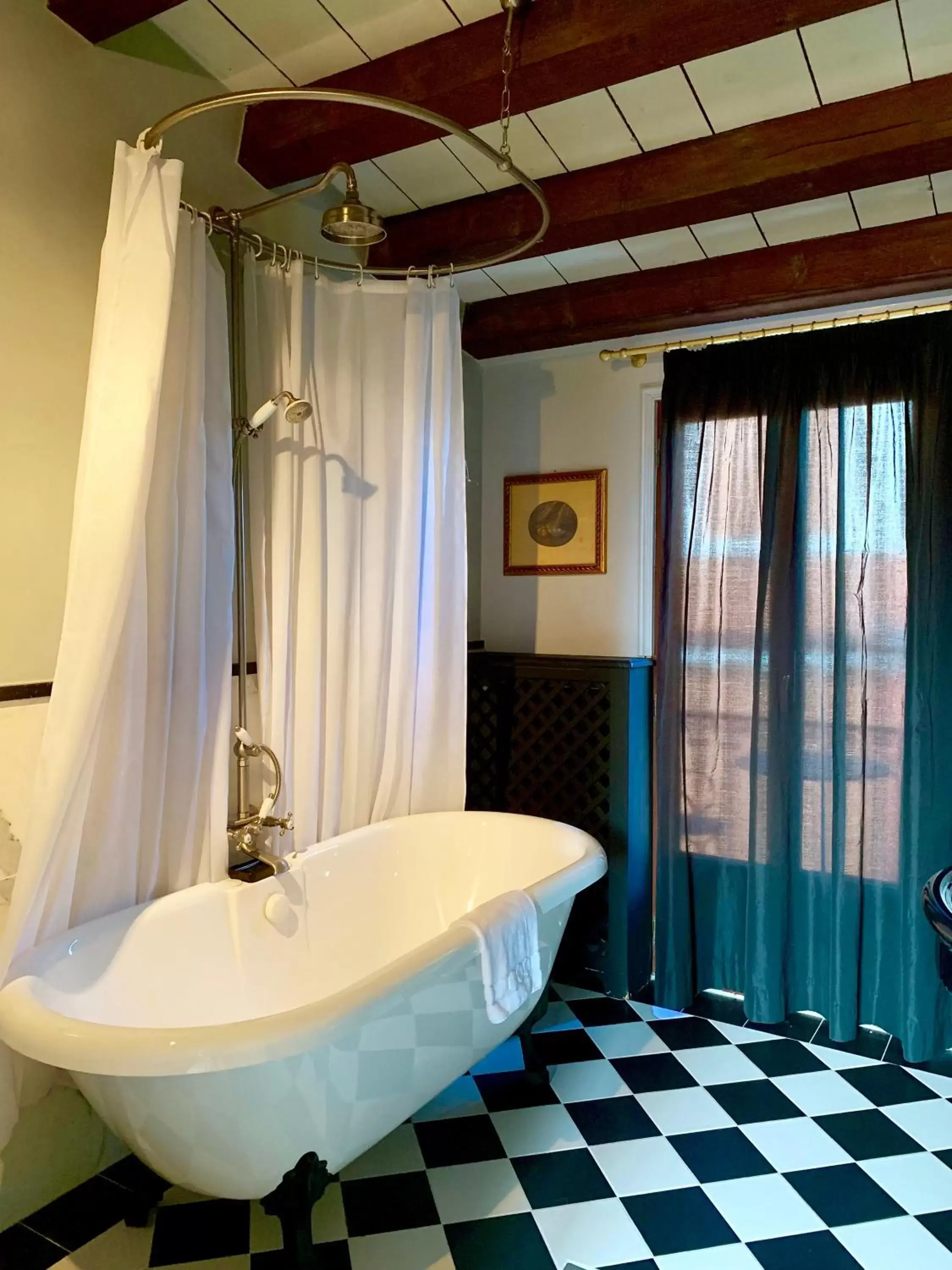 Bathroom in Hotel La Calcina