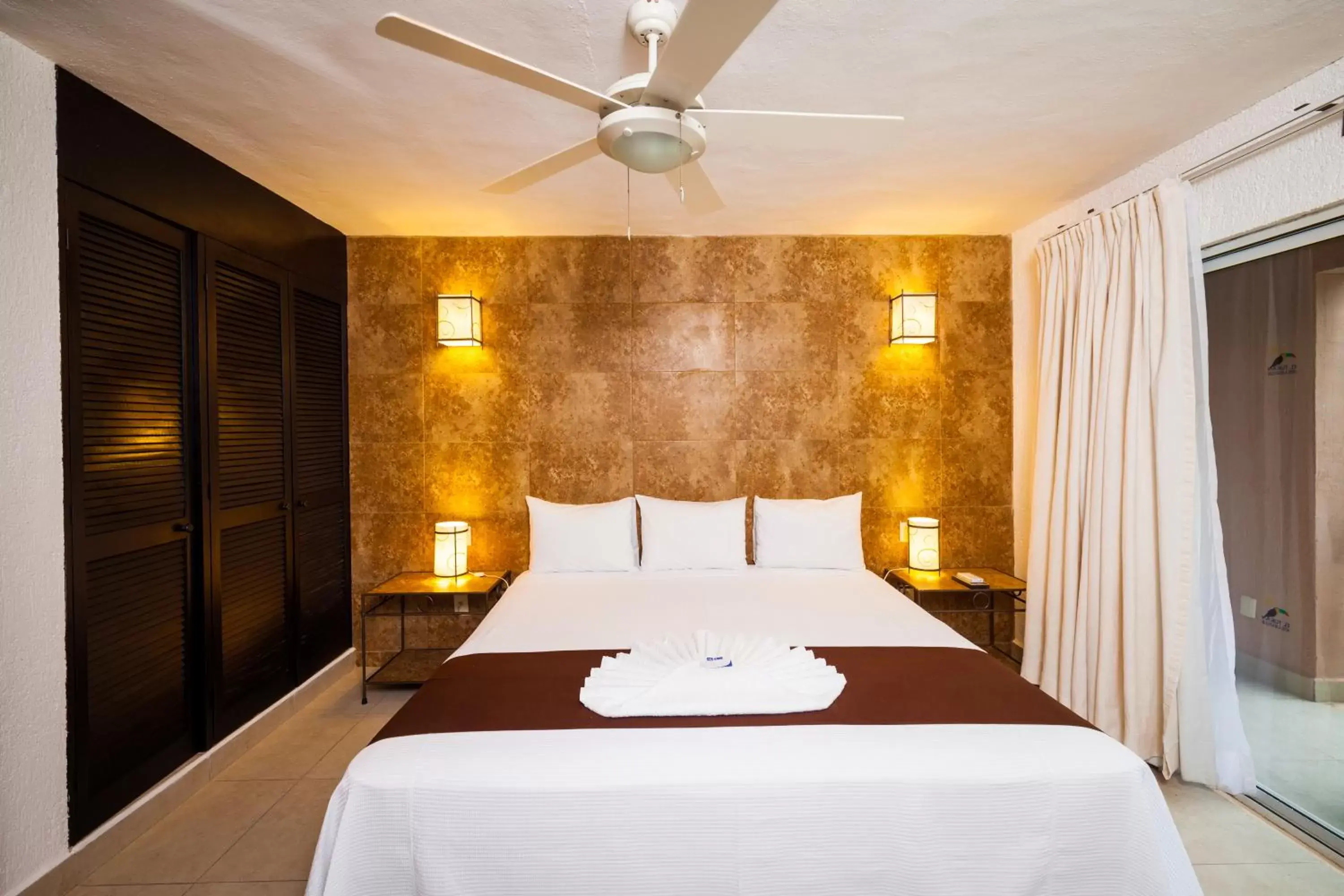 Bedroom, Room Photo in Tukan Hotel Playa del Carmen