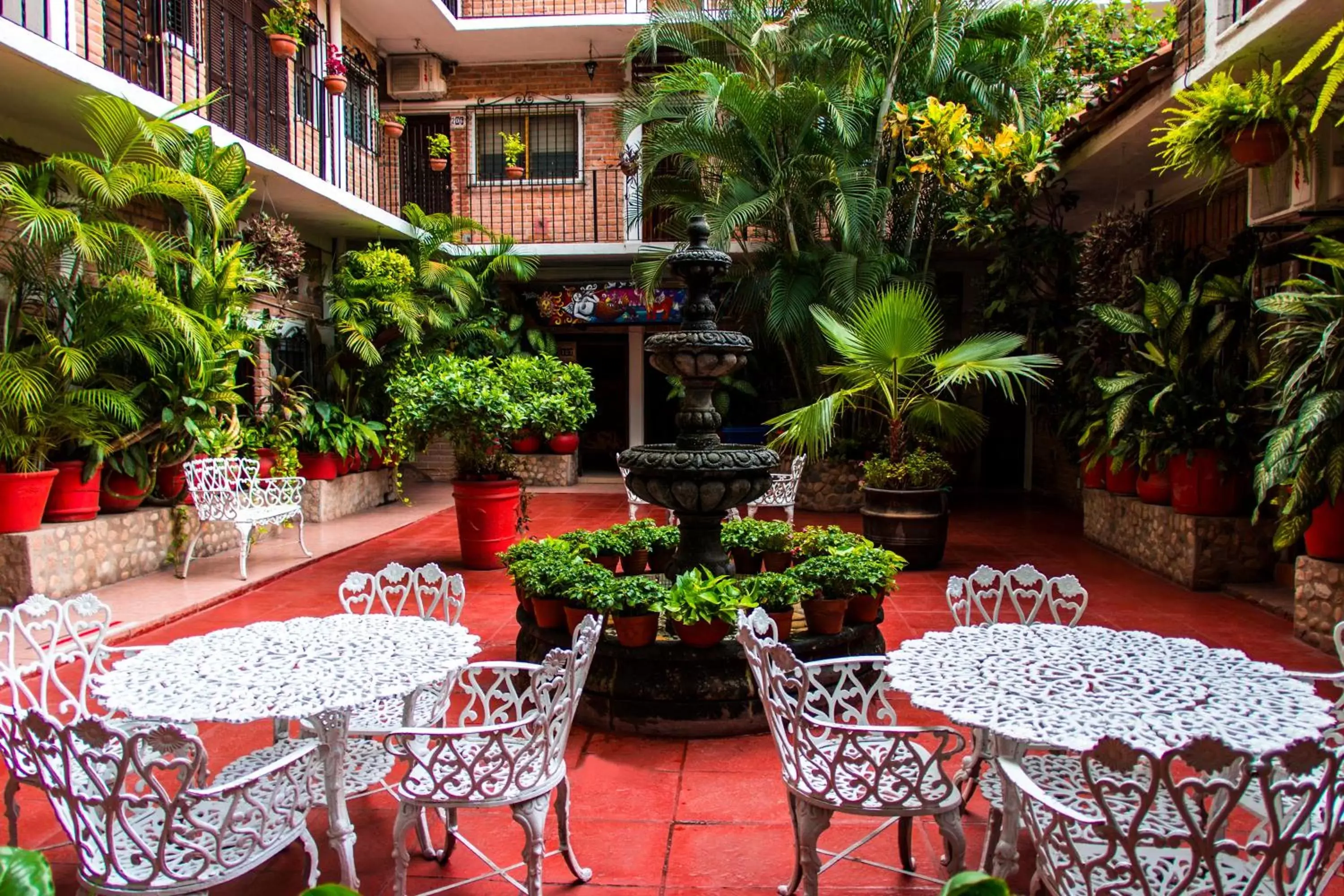 Patio in Hotel Posada De Roger