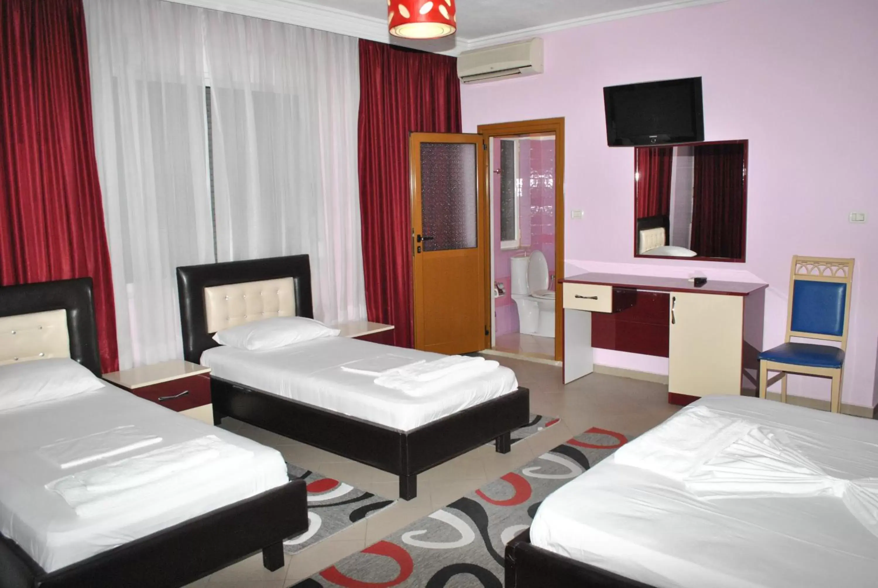 Family Room with Balcony in Hotel Freskia Family Room with Balcony in Hotel Freskia