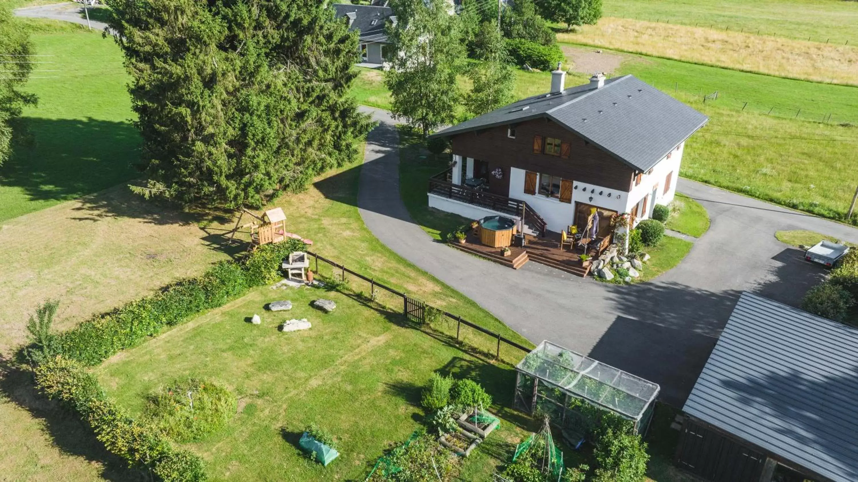 Bird's eye view, Bird's-eye View in Chalet Ouréa