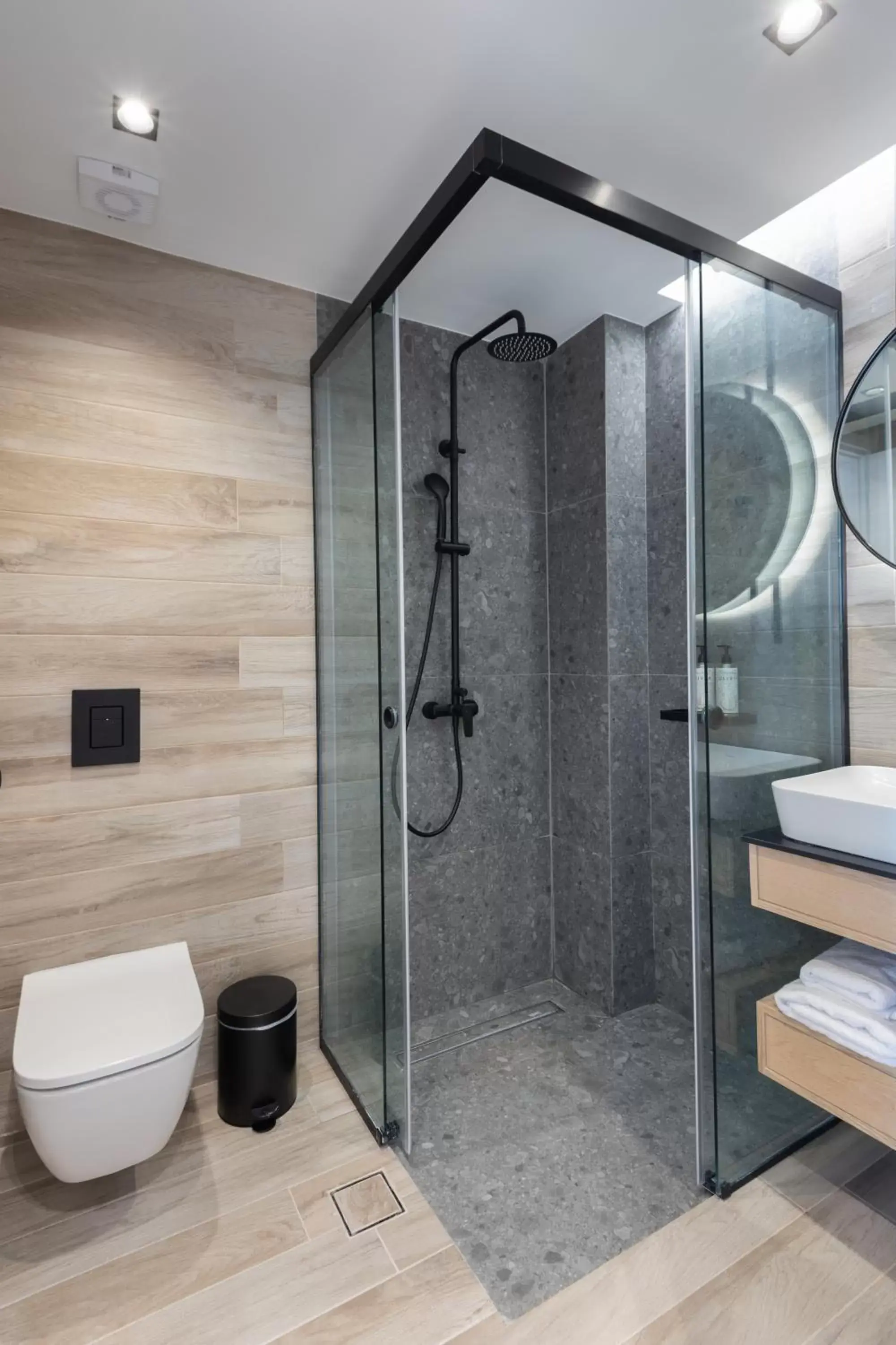 Shower, Bathroom in LUX&EASY Athens Downtown Residences