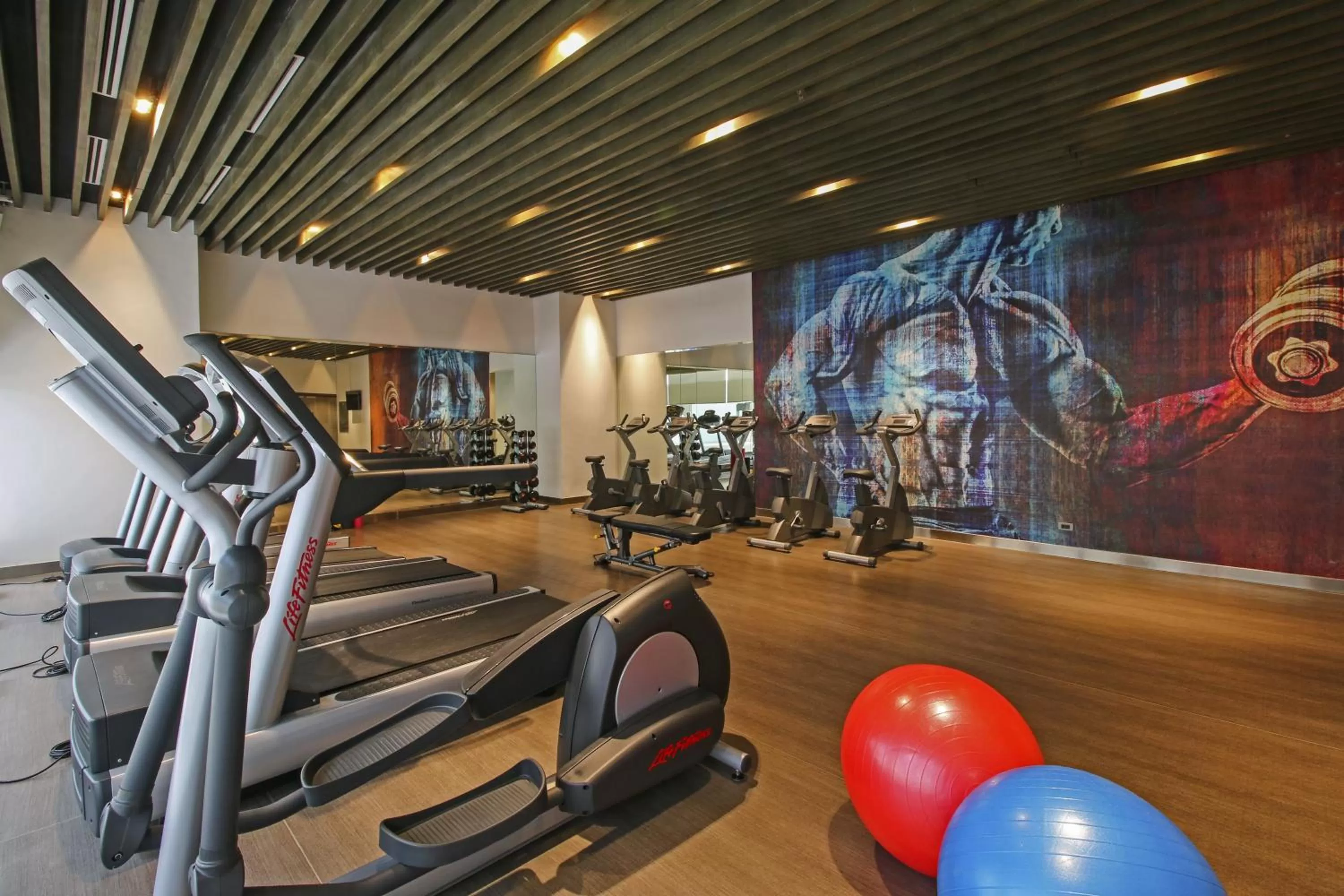 Fitness centre/facilities in The Mini Suites Eton Tower Makati