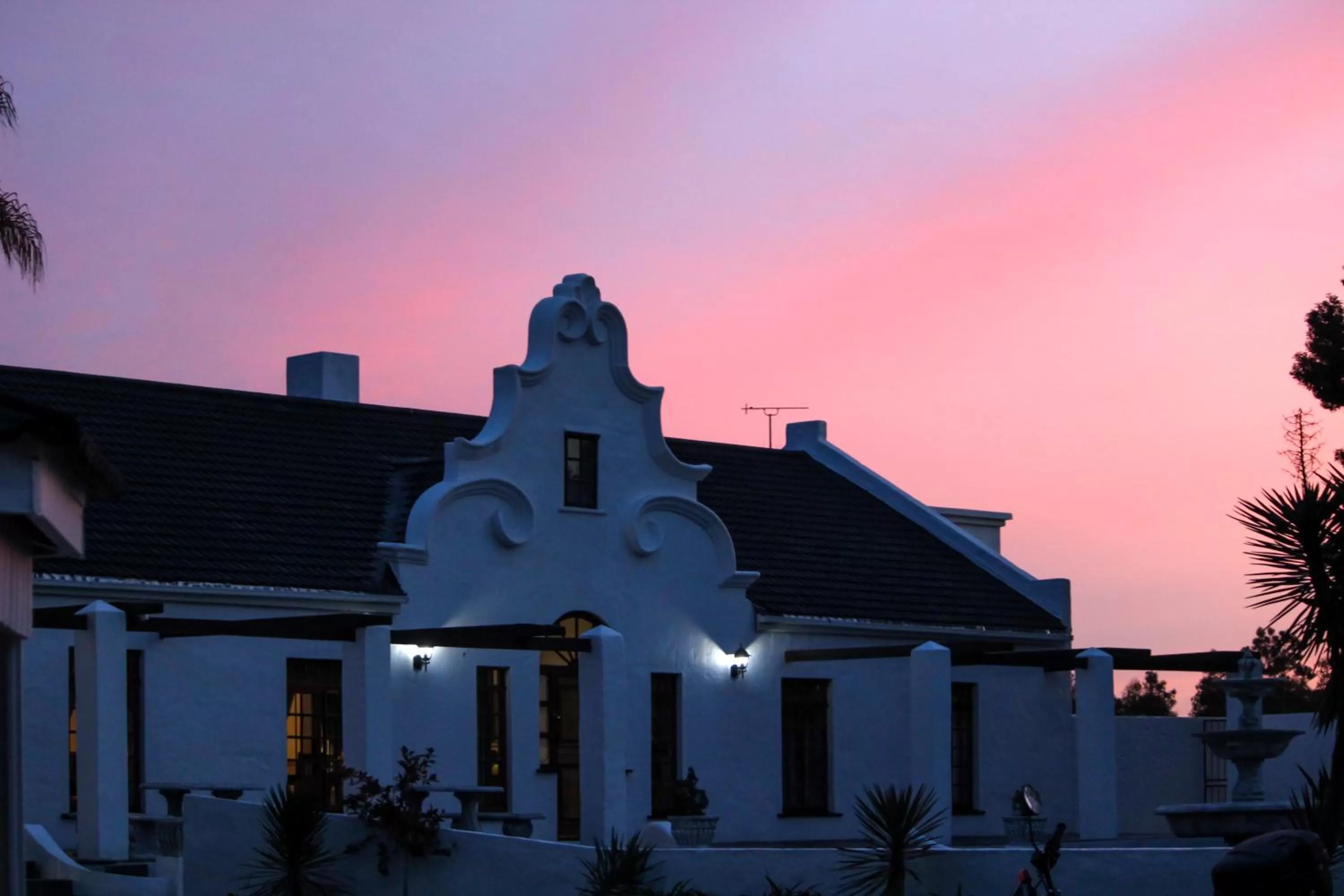 Facade/entrance in Victoria Heights B&B