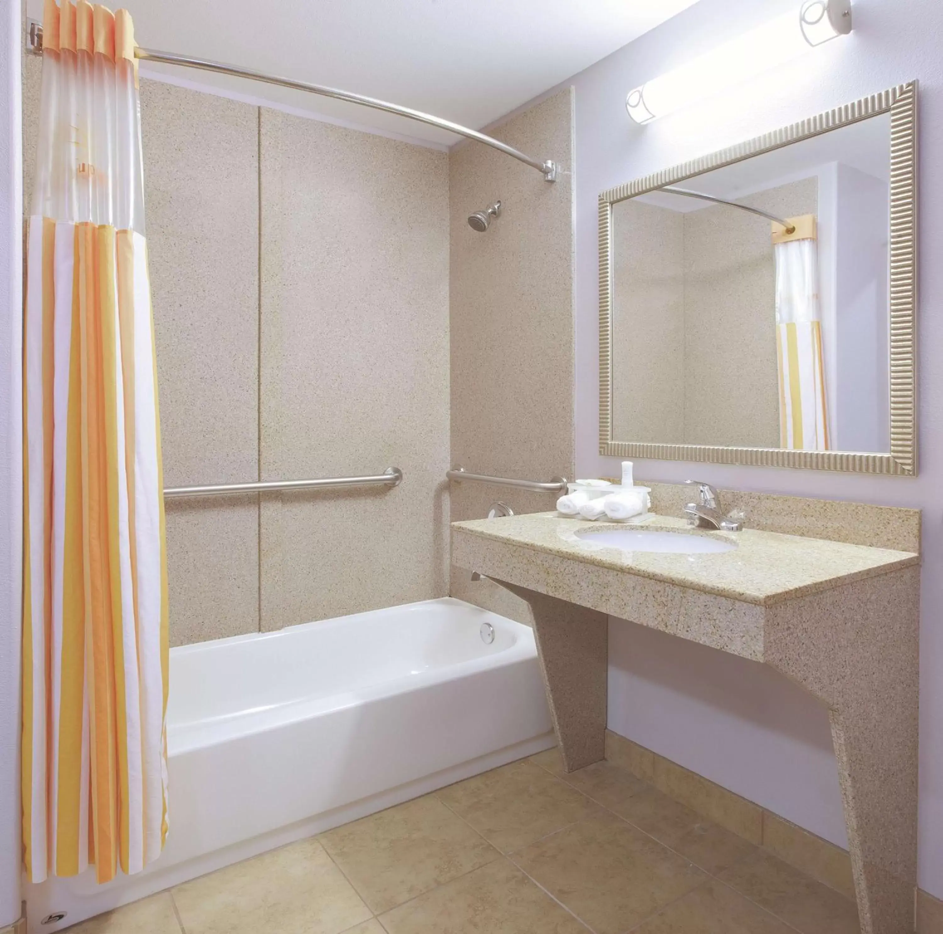 Photo of the whole room, Bathroom in La Quinta by Wyndham Corsicana