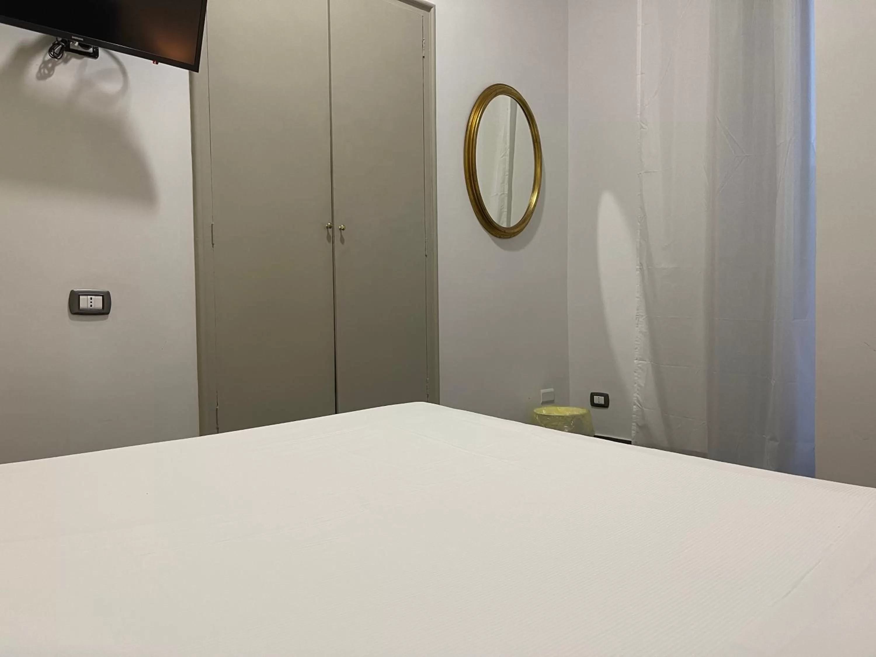 Bedroom, Bed in Jazz Hotel