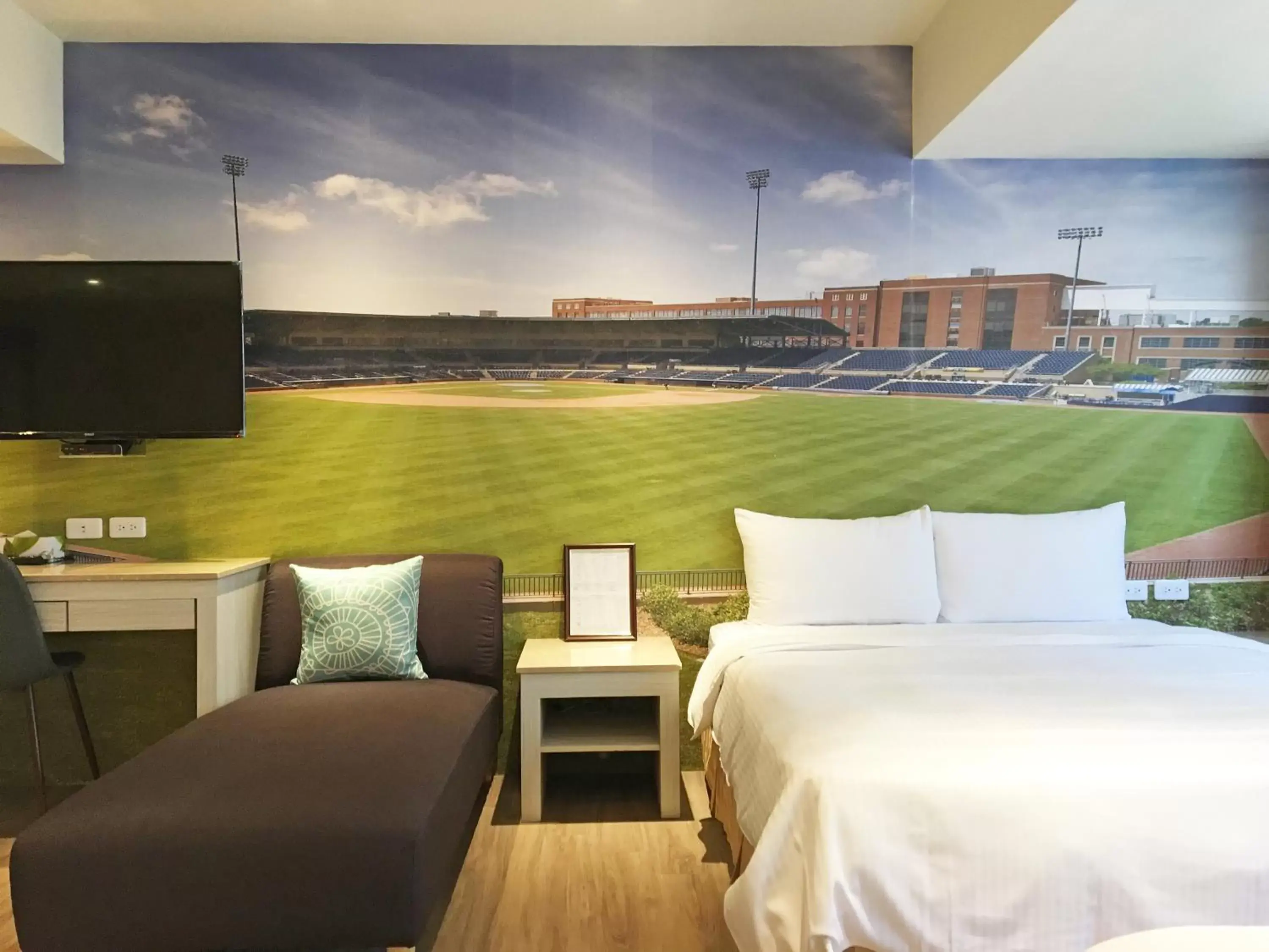 Photo of the whole room in La Hotel-Baseball Theme Hall