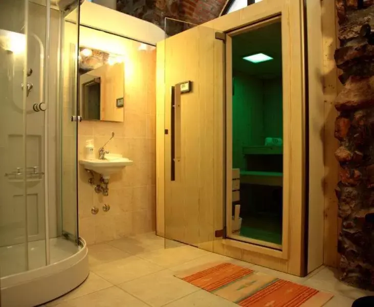 Sauna, Bathroom in Hotel La Margherita & SPA