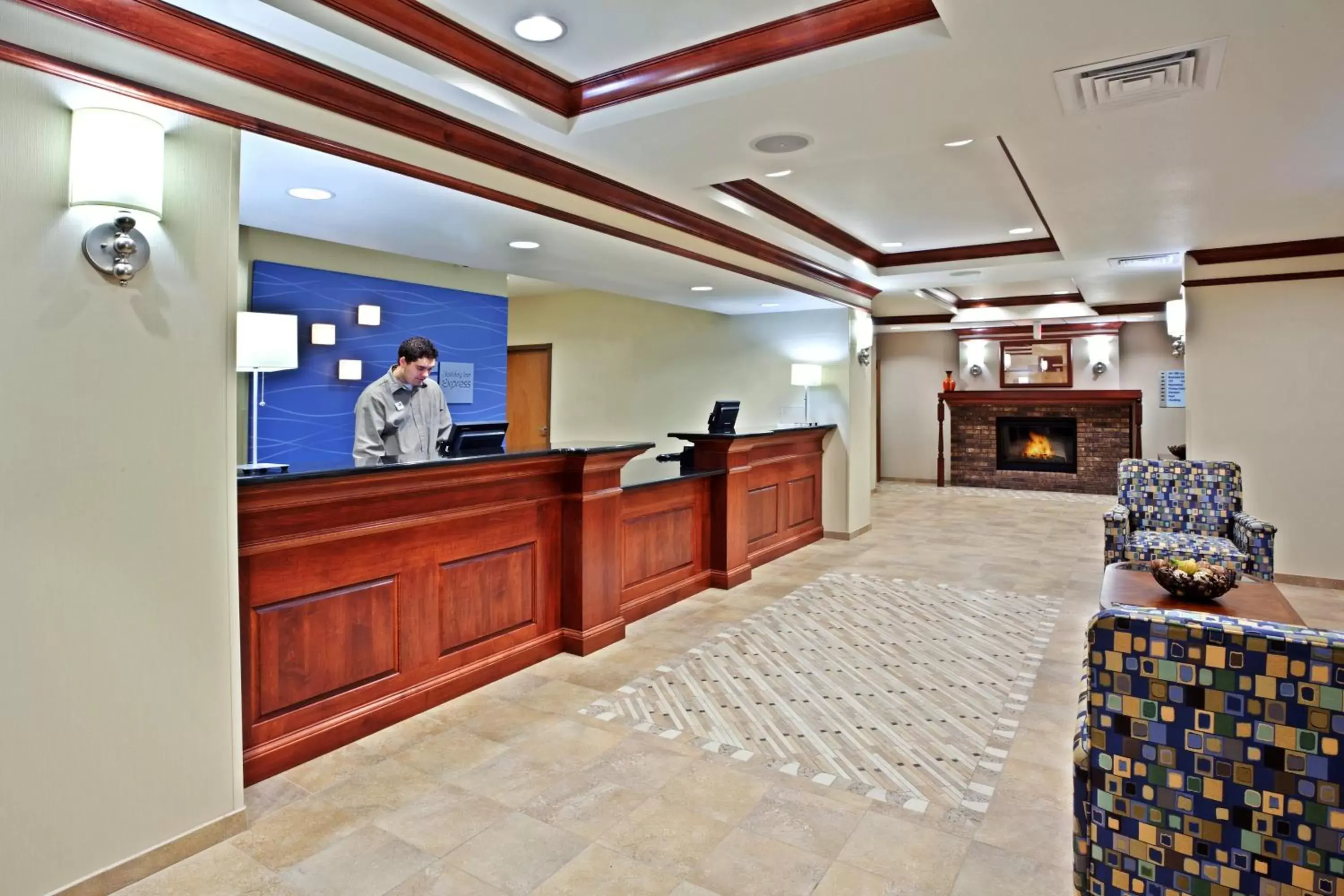 Property building, Lobby/Reception in Holiday Inn Express Hotel & Suites Vancouver Mall-Portland Area, an IHG Hotel