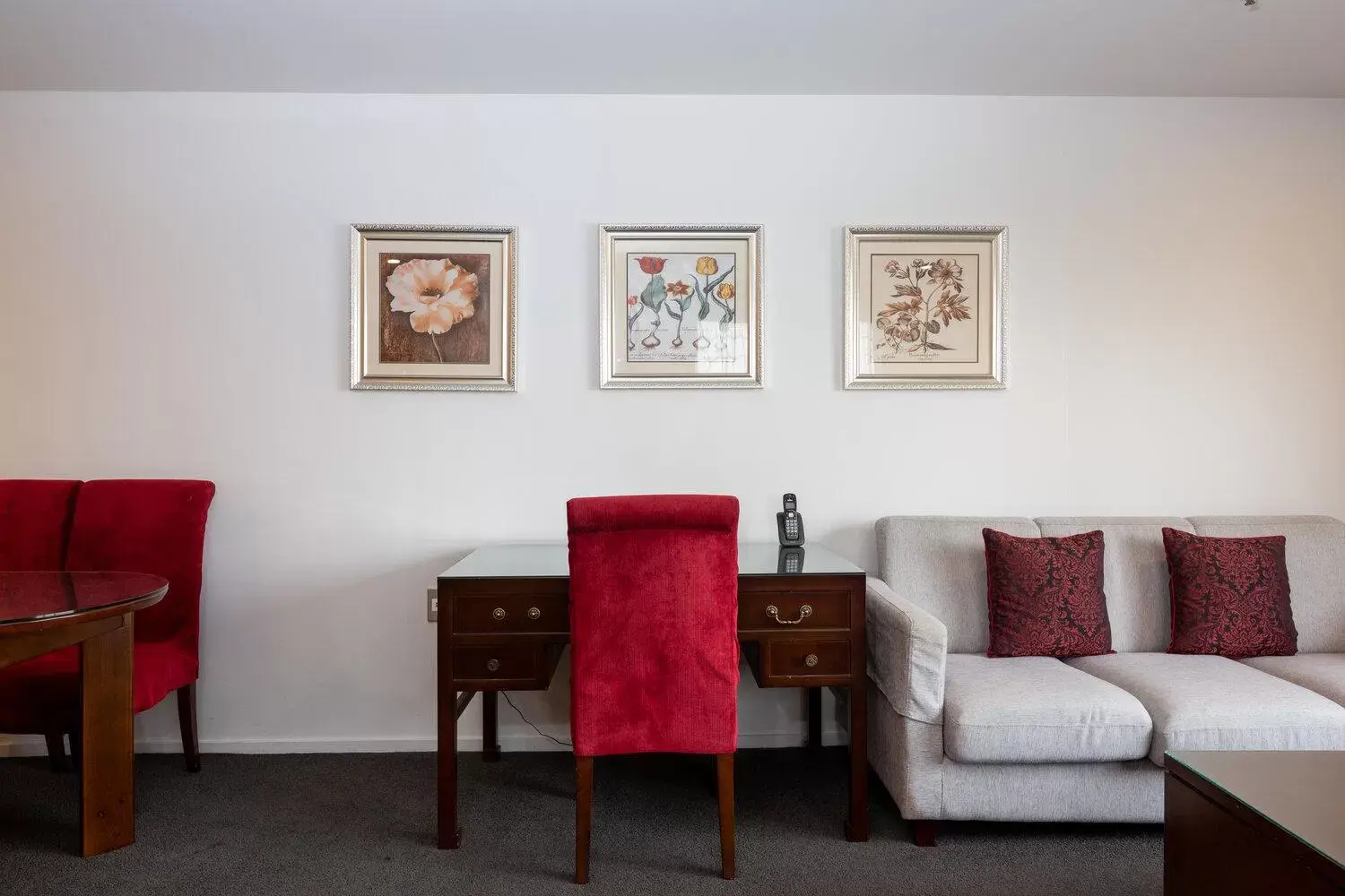 Seating Area in Fino Hotel & Suites