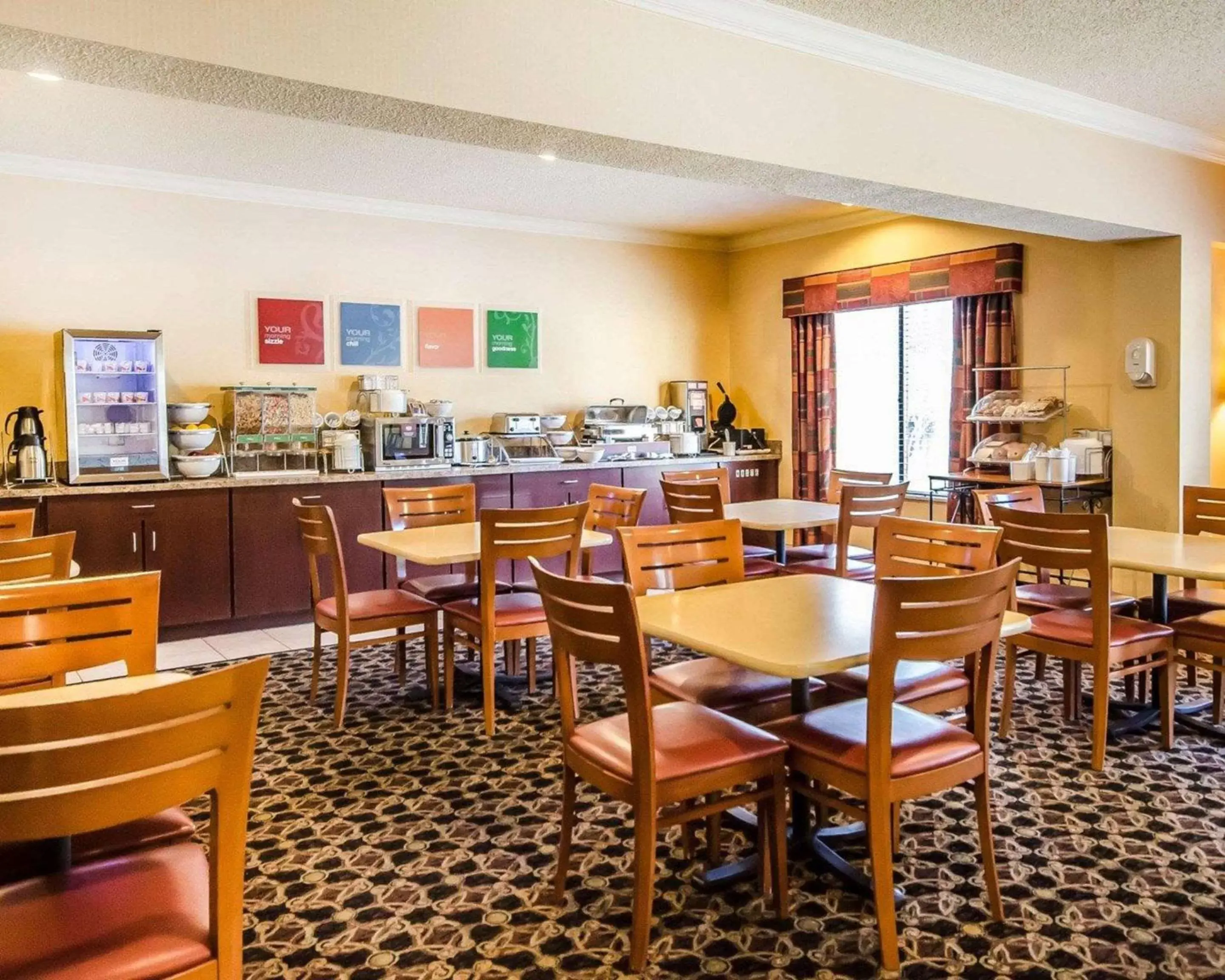 Restaurant/Places to Eat in Comfort Suites Prestonsburg West