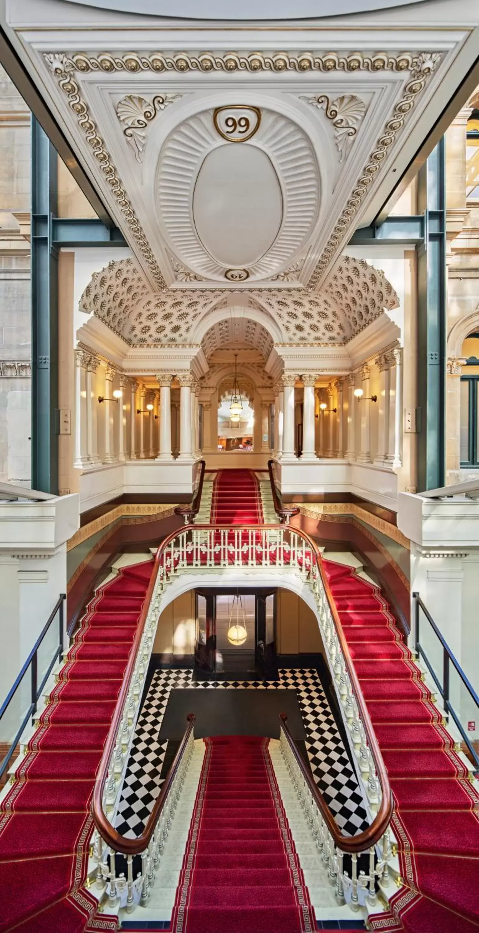 Area and facilities in The Fullerton Hotel Sydney