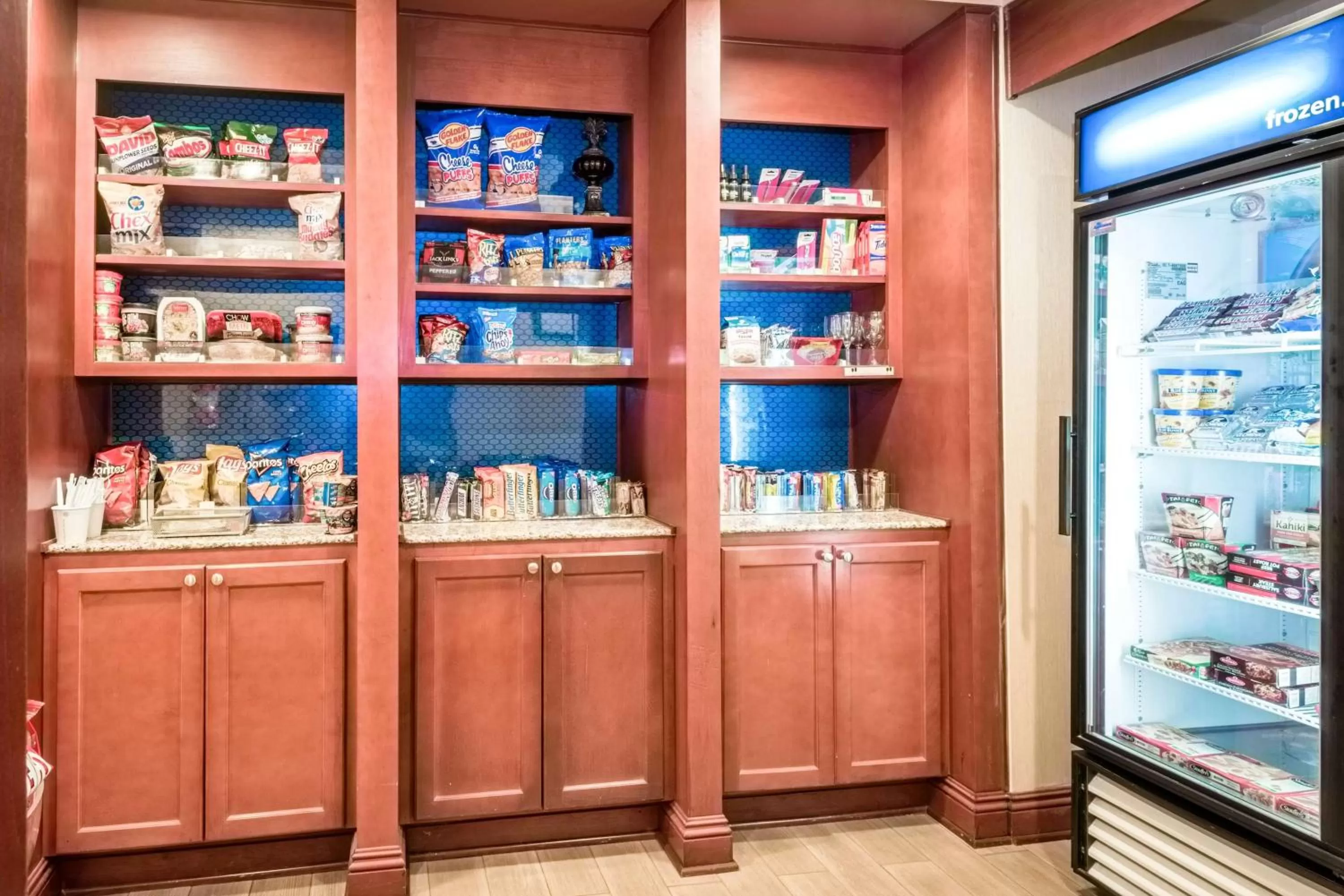 Restaurant/places to eat in Hampton Inn Montgomery-South-Airport